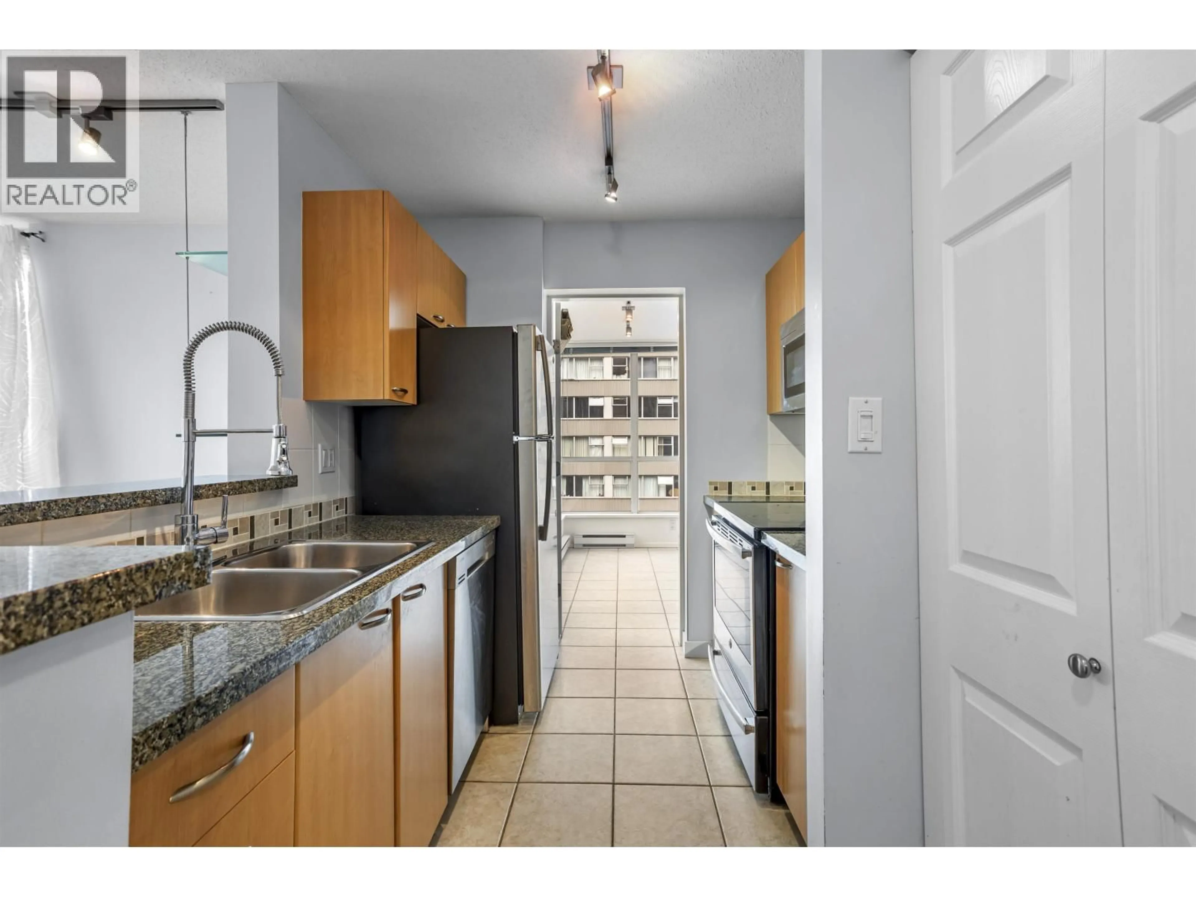 Standard kitchen, unknown for 1506 - 1420 GEORGIA STREET, Vancouver British Columbia V6G3K4