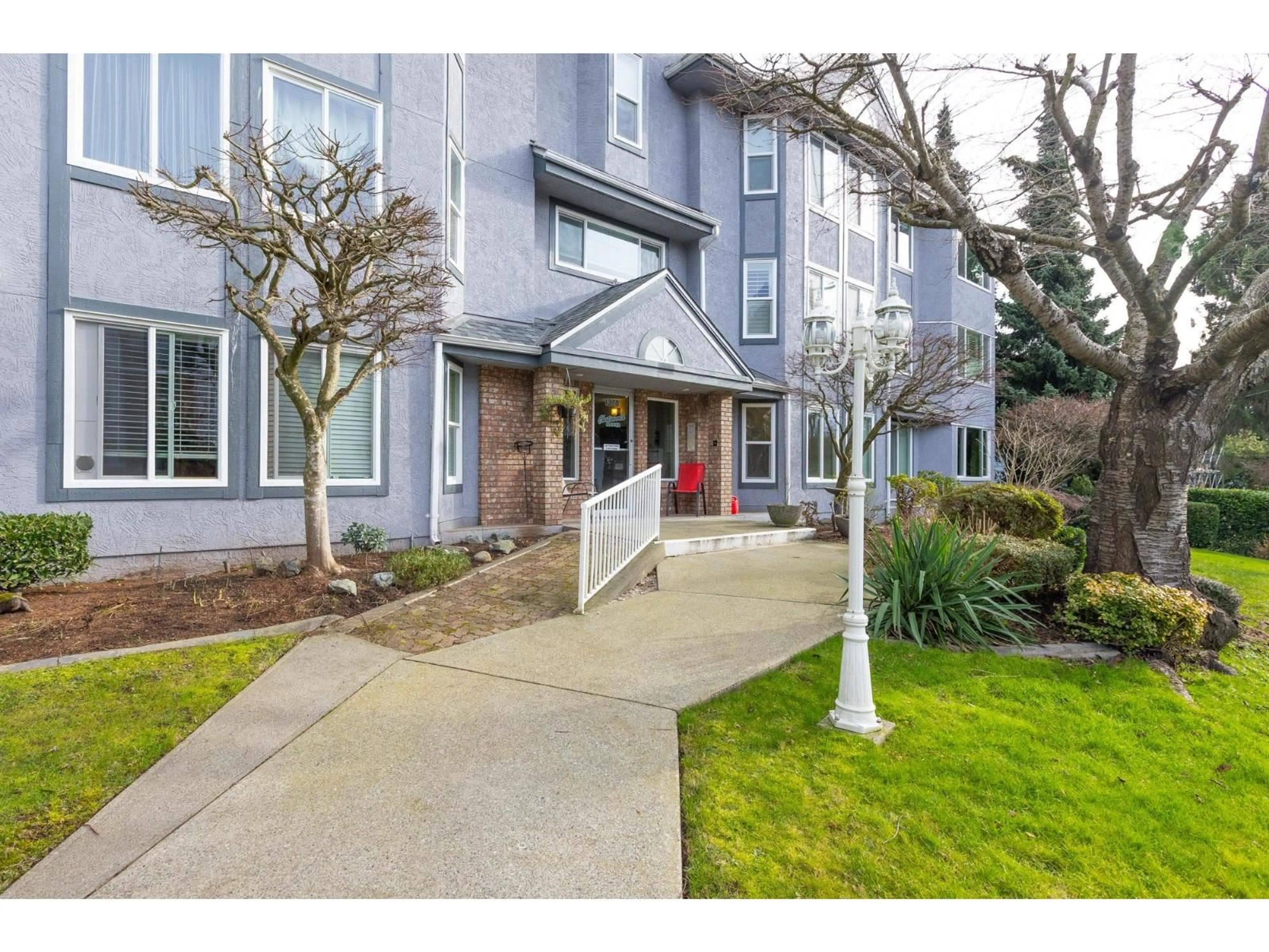 Unknown for 203 - 1378 FIR STREET, White Rock British Columbia V4B4B2