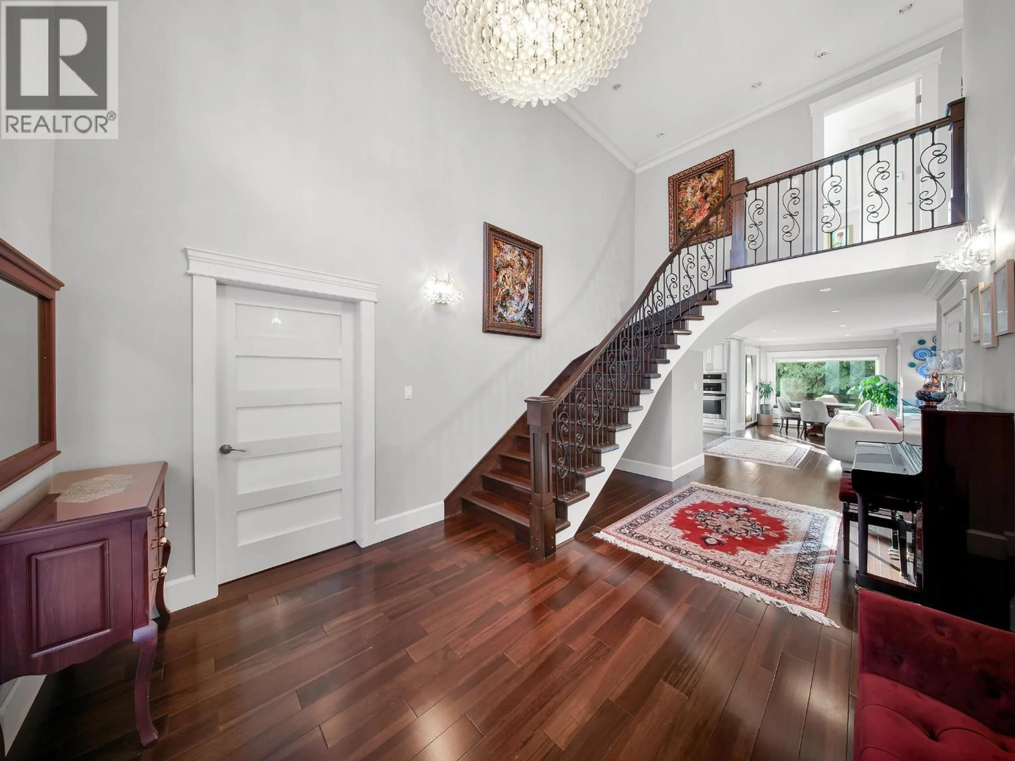 Indoor foyer for 3263 NORWOOD AVENUE, North Vancouver British Columbia V7N3P2