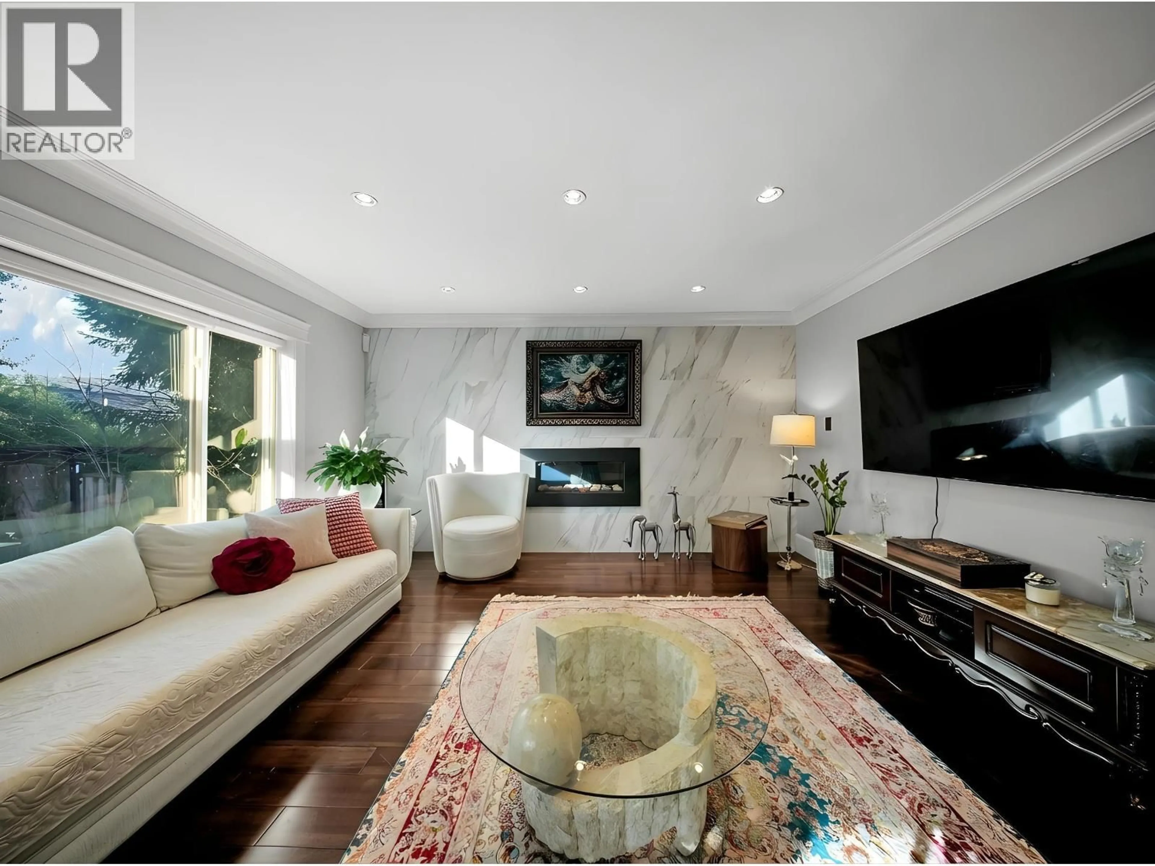 Living room with furniture, unknown for 3263 NORWOOD AVENUE, North Vancouver British Columbia V7N3P2