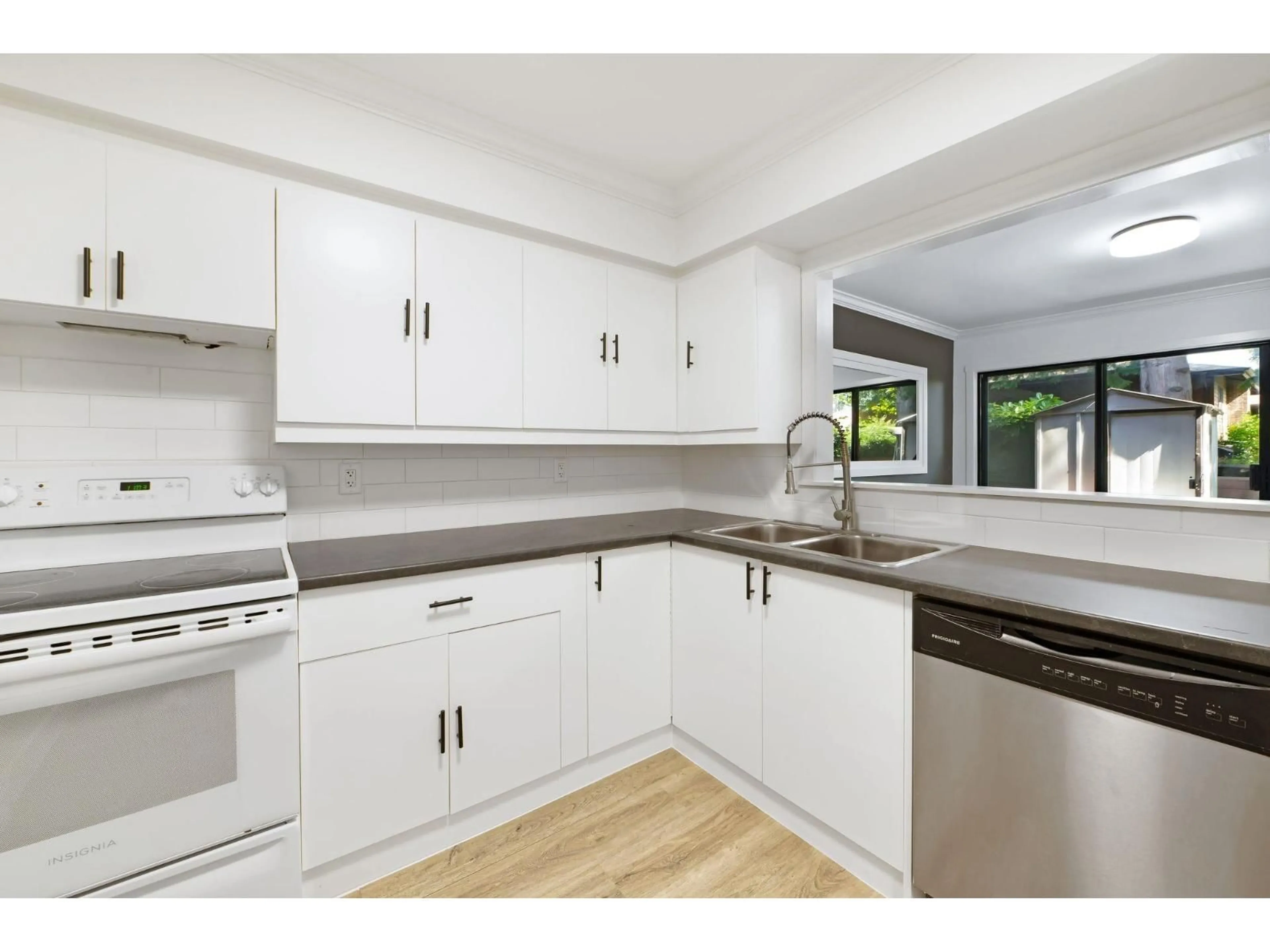 Standard kitchen, unknown for 310 - 10620 150 STREET, Surrey British Columbia V3R7R9