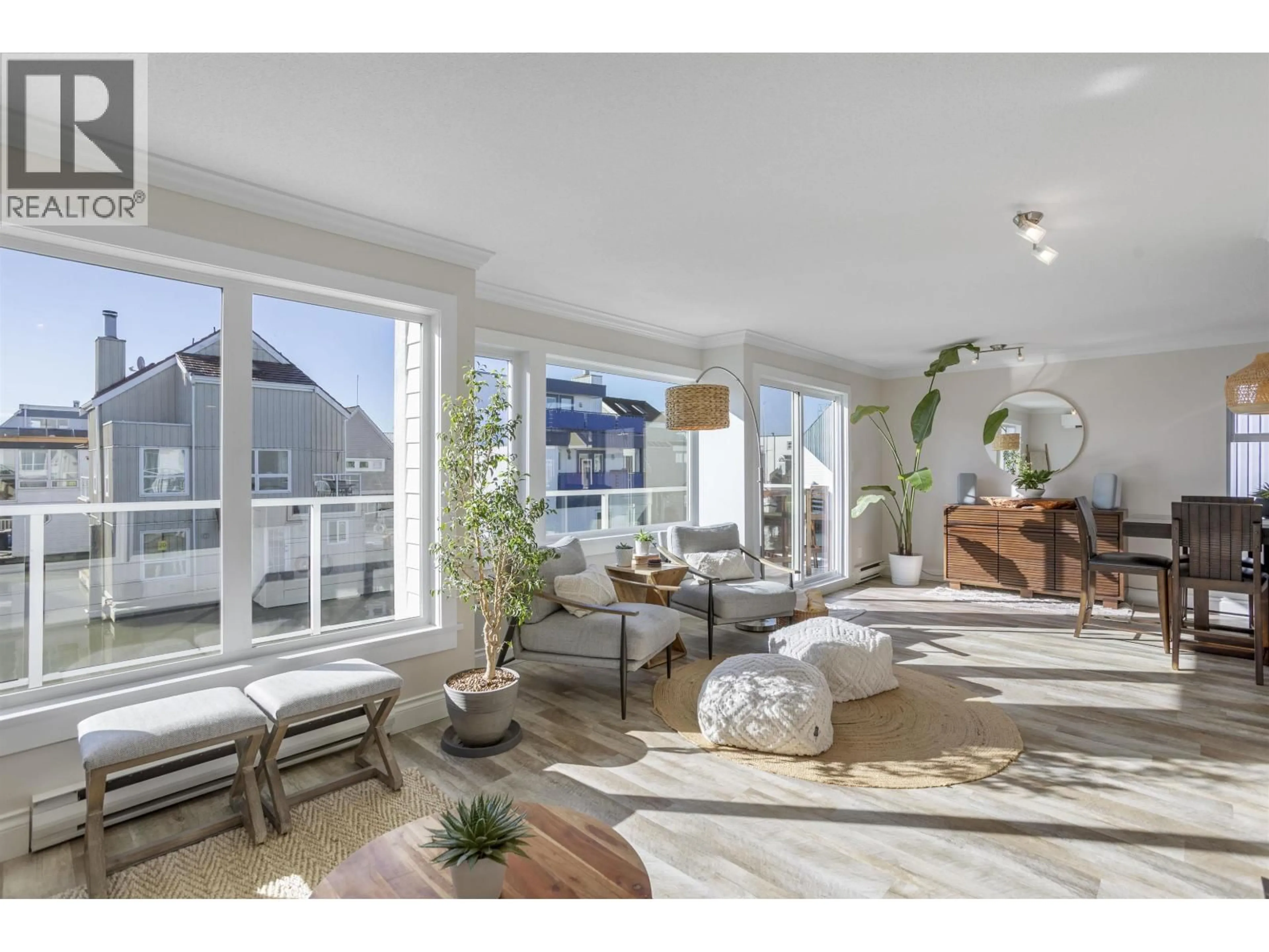 Living room with furniture, unknown for 10 - 3459 RIVER ROAD, Ladner British Columbia V4K4Y6