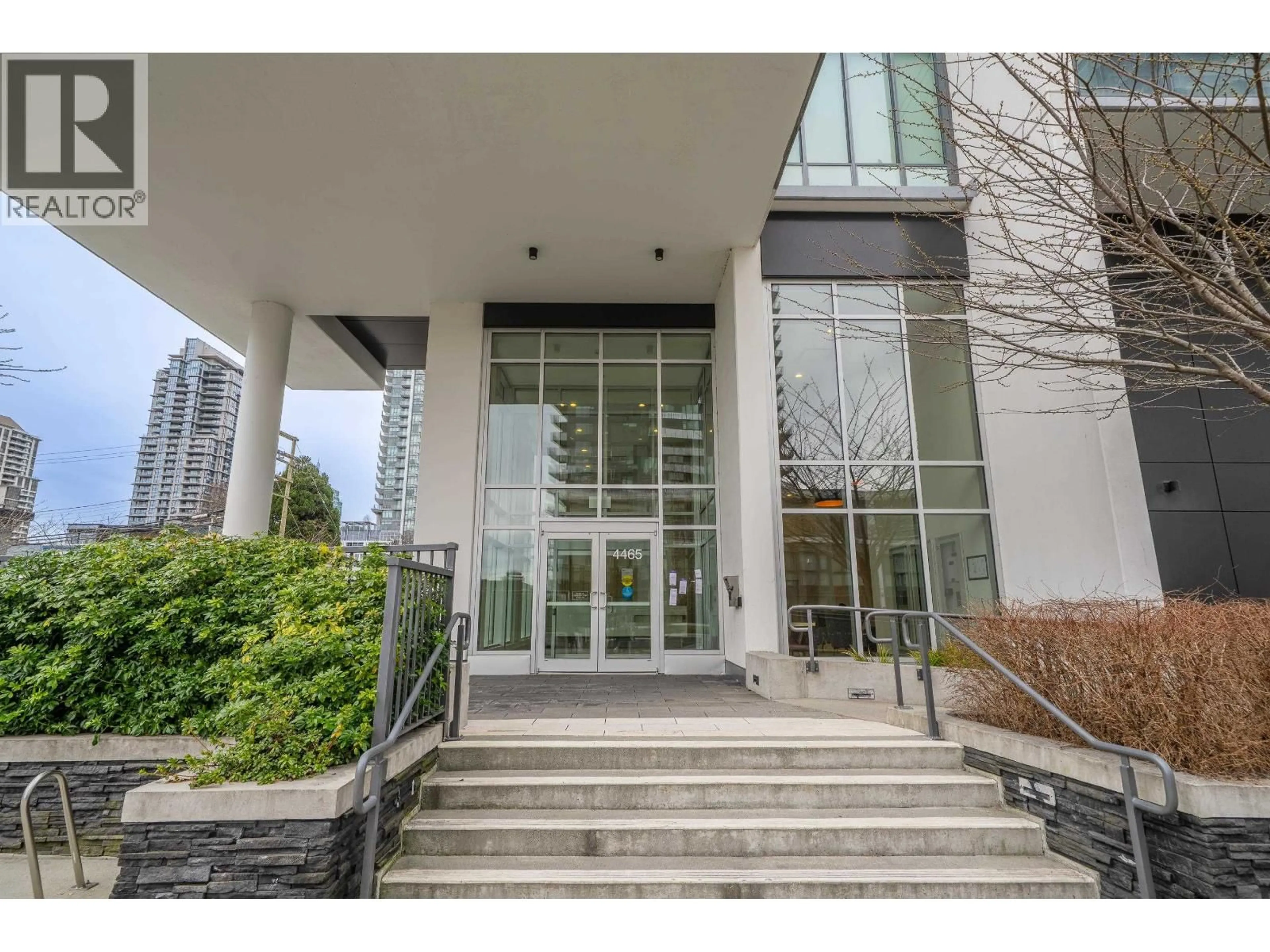 Indoor foyer for 601 - 4465 JUNEAU STREET, Burnaby British Columbia V5C0L8