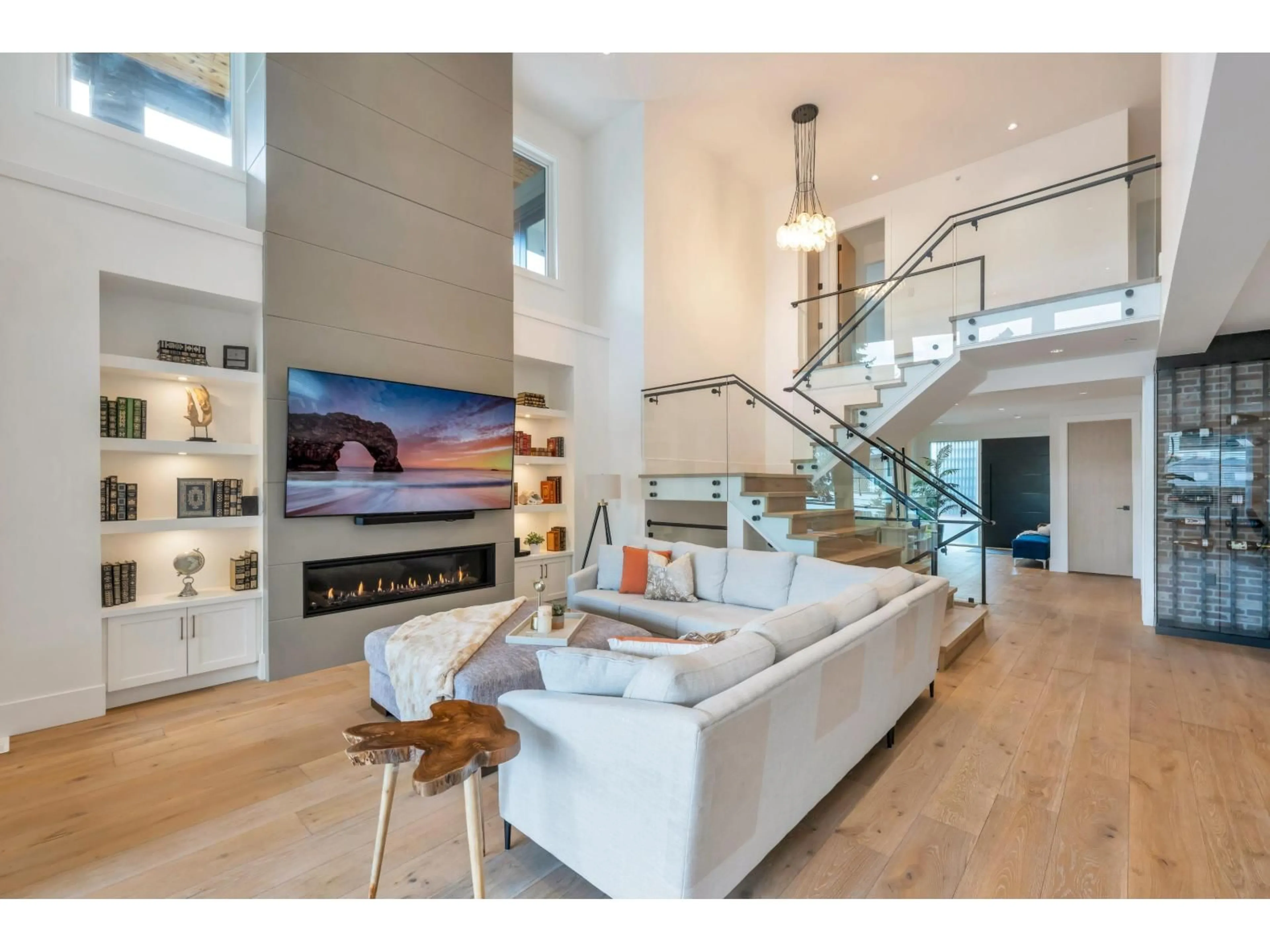 Home theater for 1038 STEVENS STREET, White Rock British Columbia V4B4X7