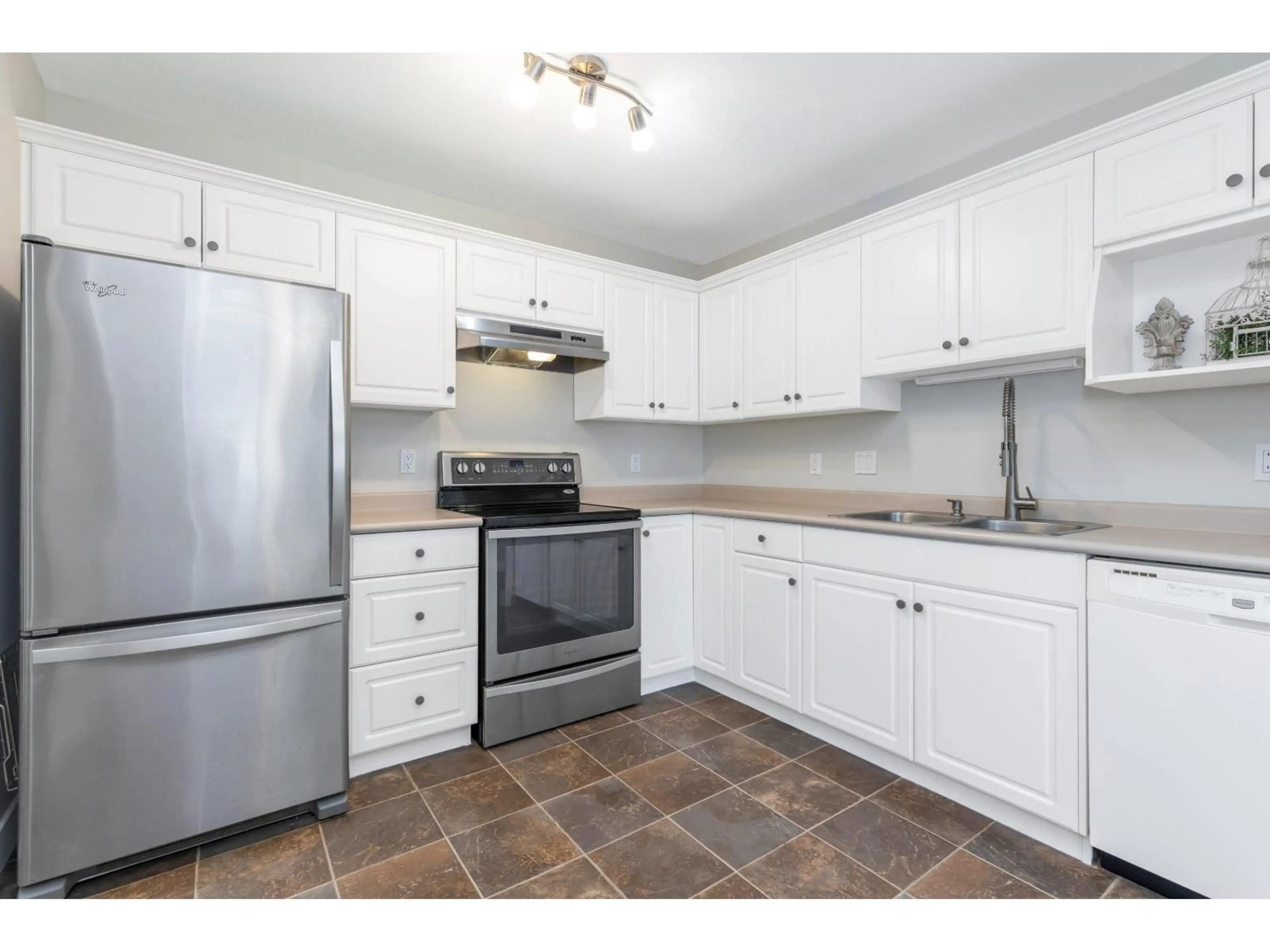 Standard kitchen, unknown for 411 - 32085 GEORGE FERGUSON WAY, Abbotsford British Columbia V2T2K7