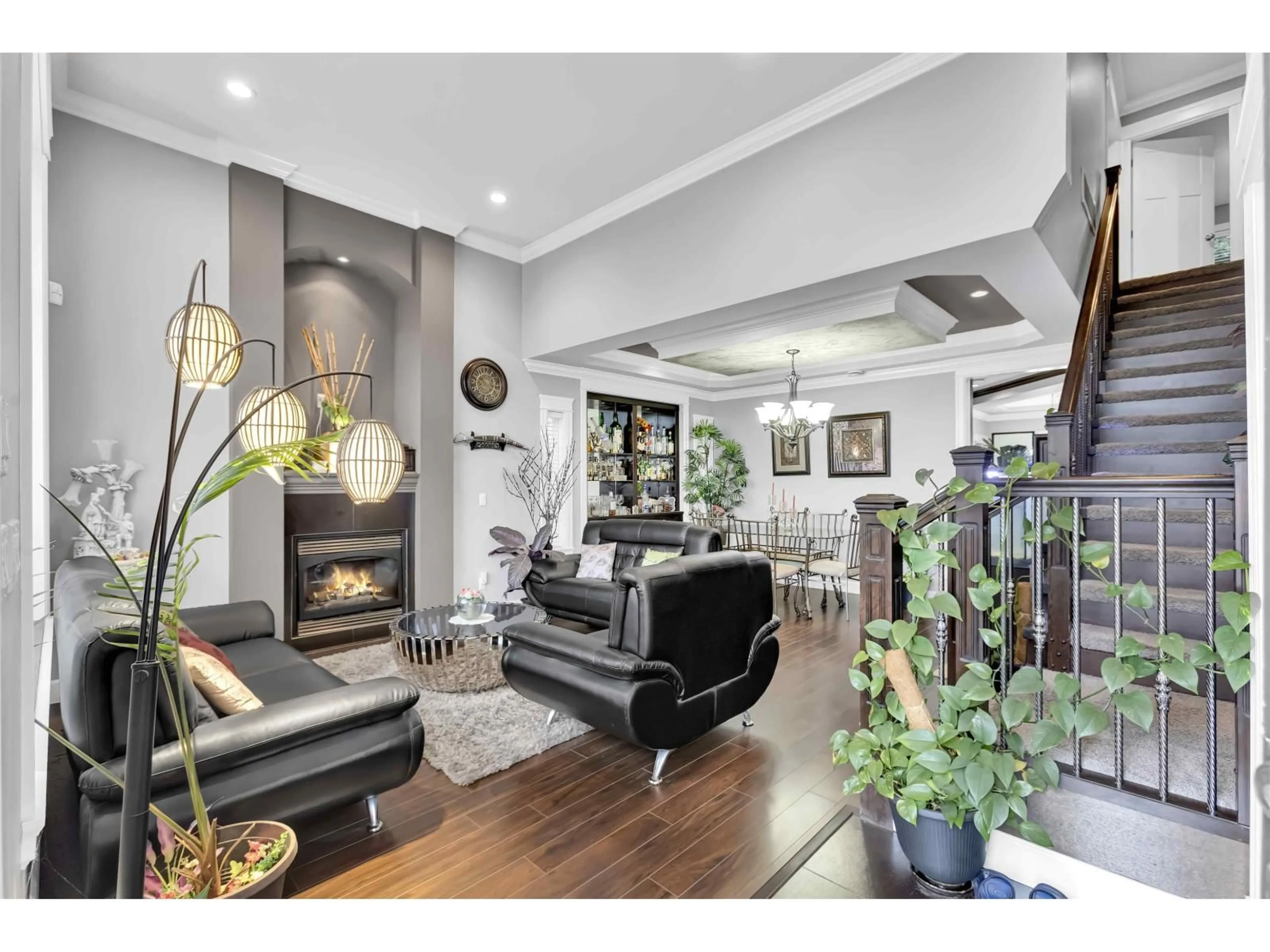 Living room with furniture, unknown for 13138 58A AVENUE, Surrey British Columbia V3X0E4