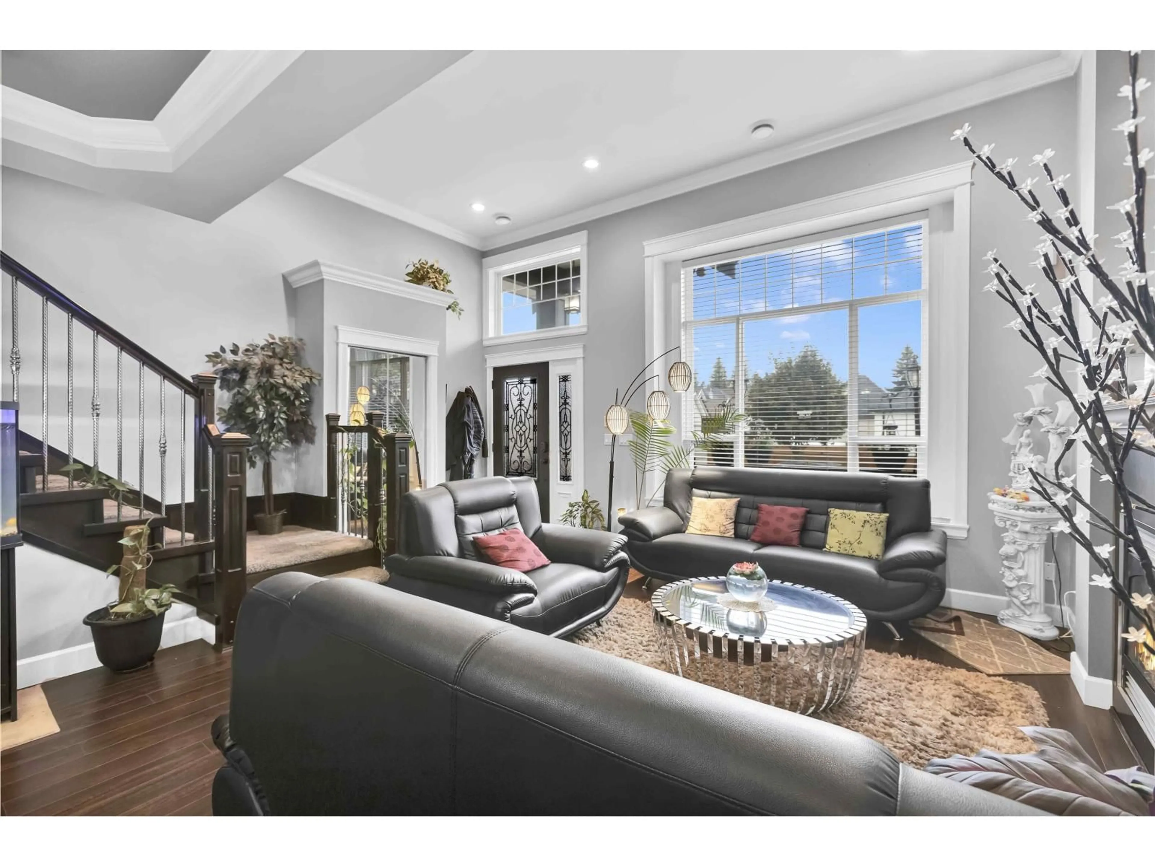 Living room with furniture, unknown for 13138 58A AVENUE, Surrey British Columbia V3X0E4