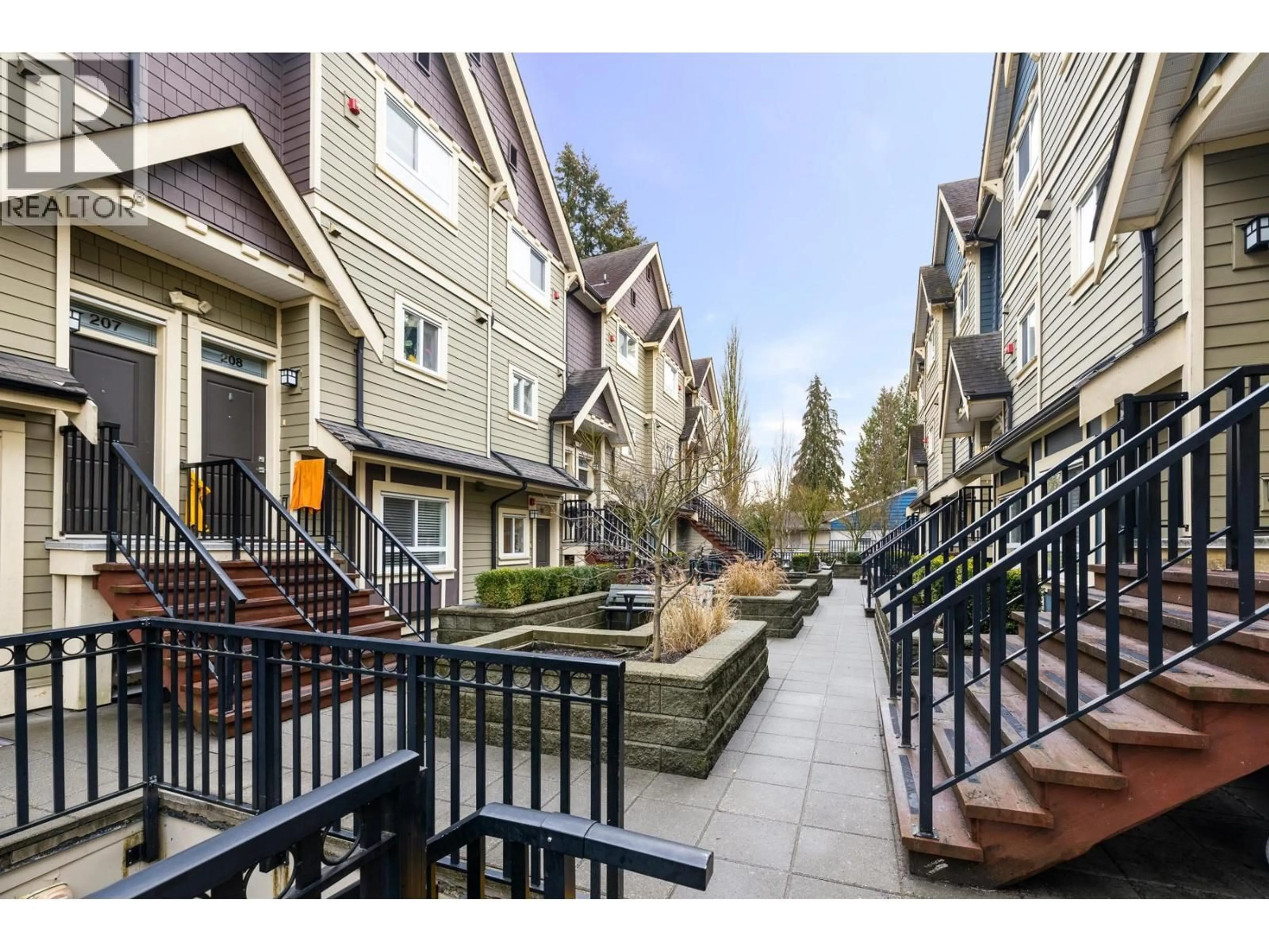 Patio, street for 105 - 3488 SEFTON STREET, Port Coquitlam British Columbia V3B3R2