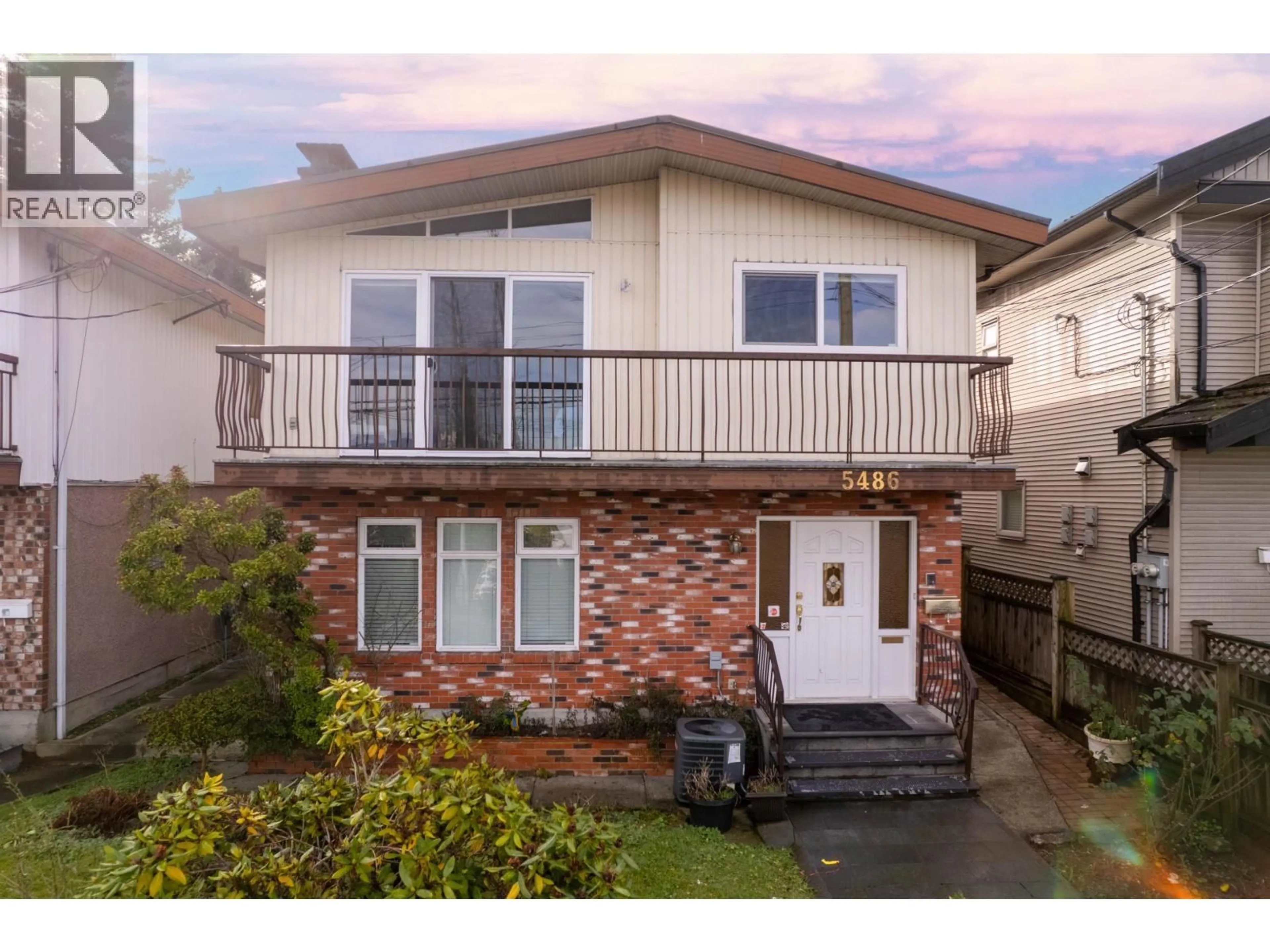 Home with vinyl exterior material, street for 5486 MANOR STREET, Burnaby British Columbia V5G1B7