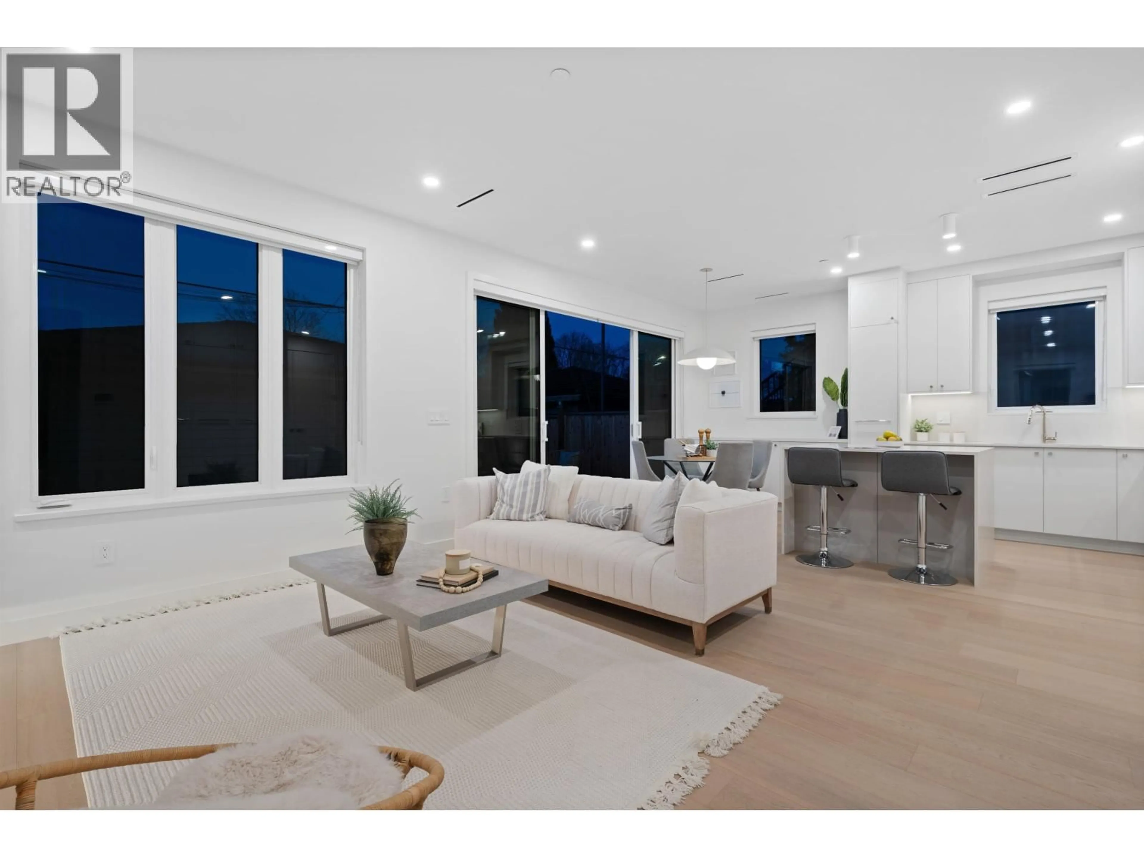 Unknown for 2 - 2253 GRANT STREET, Vancouver British Columbia V5L2Z6