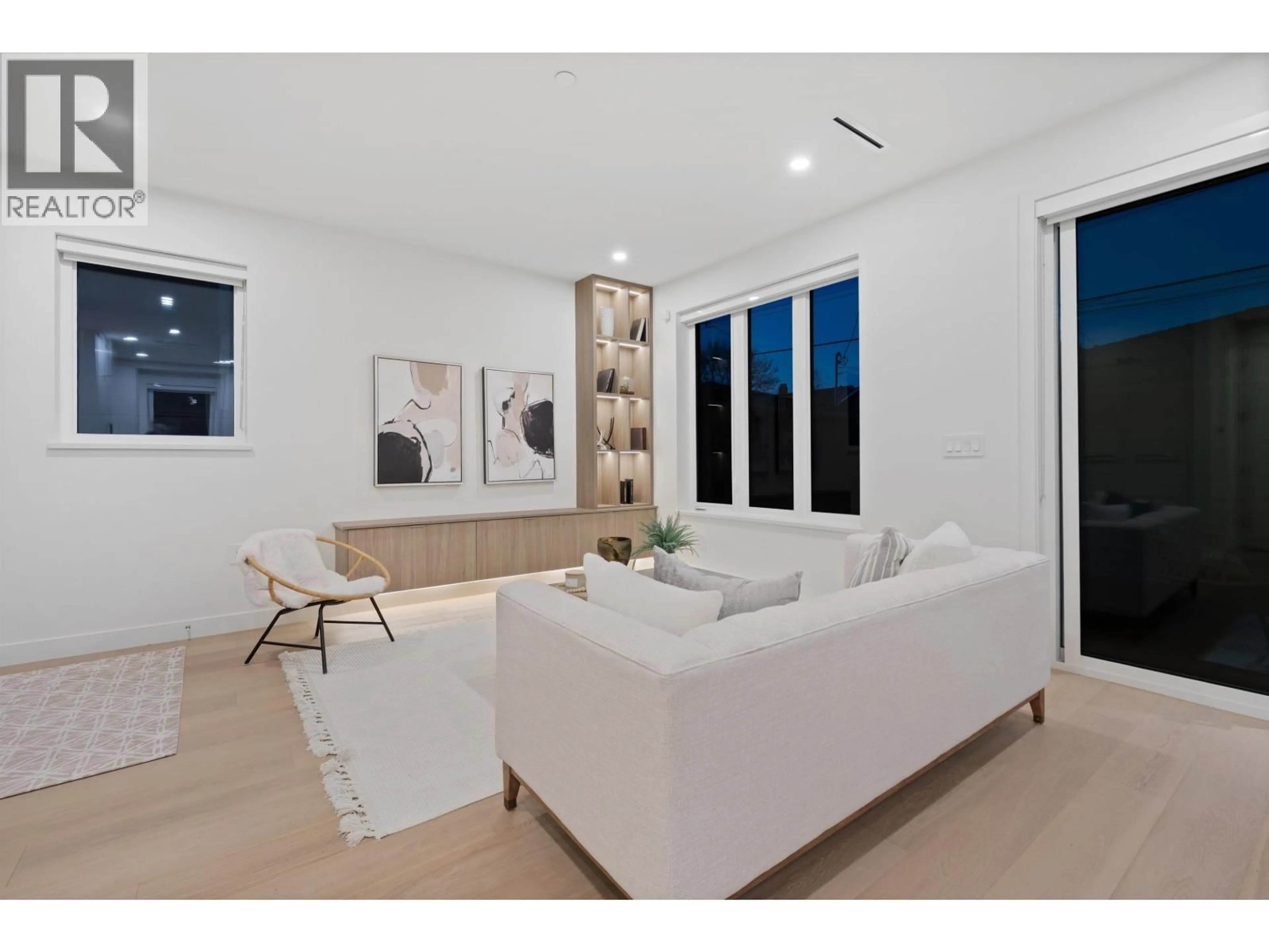 Unknown for 2 - 2253 GRANT STREET, Vancouver British Columbia V5L2Z6