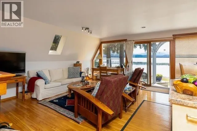 4685 LAKESIDE DRIVE, Terrace 2