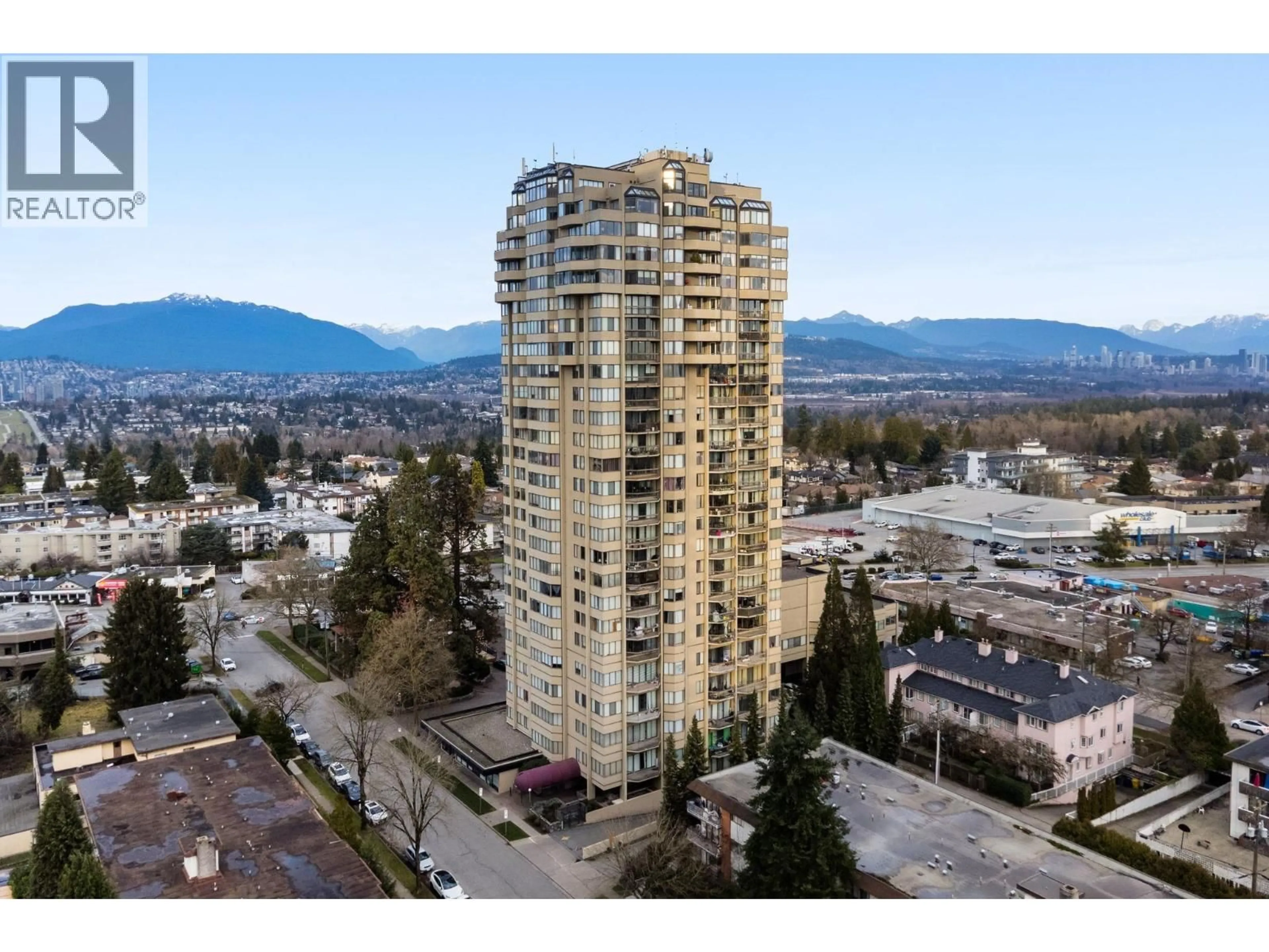 A pic from outside/outdoor area/front of a property/back of a property/a pic from drone, city buildings view from balcony for 1501 - 6540 BURLINGTON AVENUE, Burnaby British Columbia V5H4G3