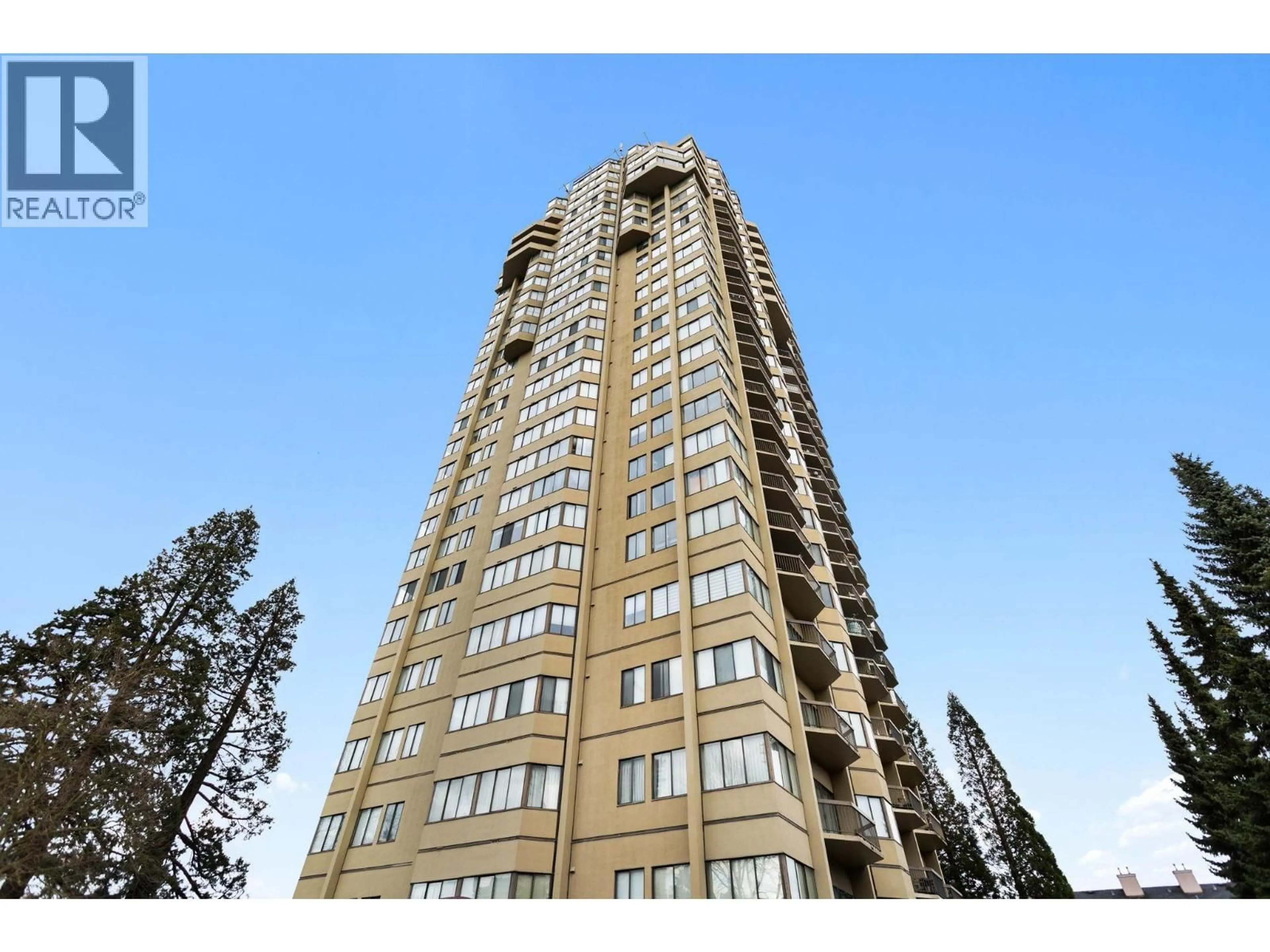 Indoor foyer for 1501 - 6540 BURLINGTON AVENUE, Burnaby British Columbia V5H4G3