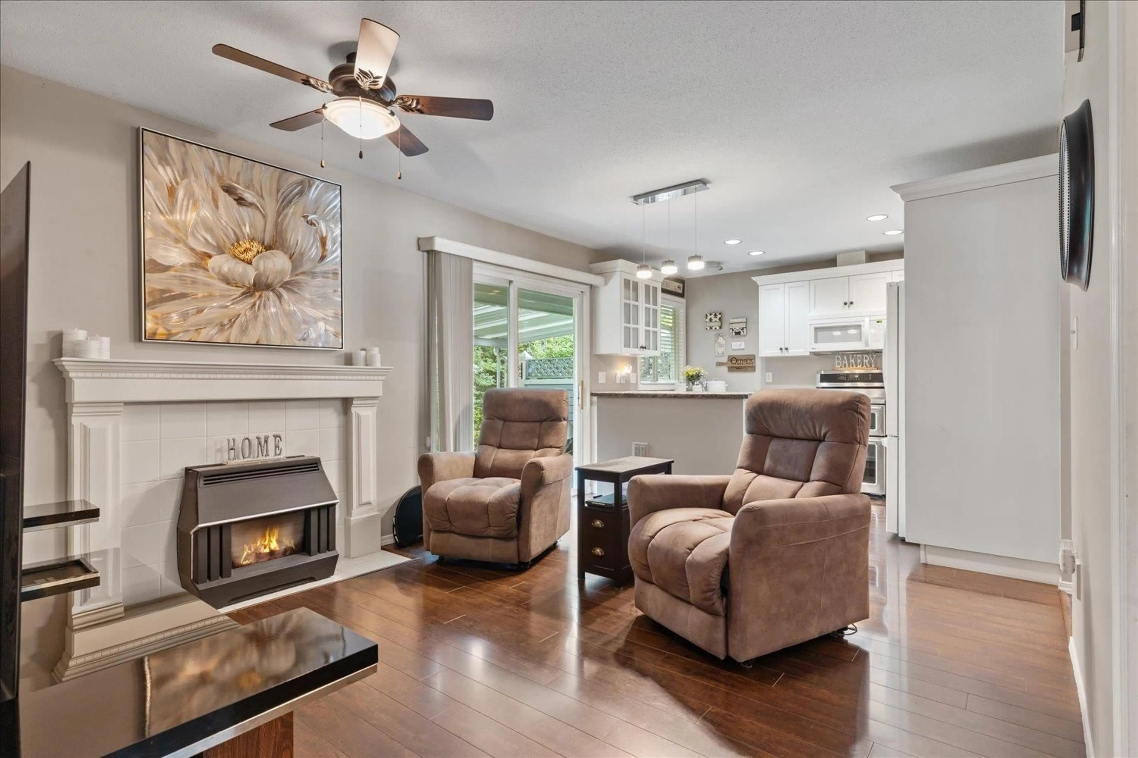 Living room with furniture, unknown for 36 - 45175 WELLS ROAD, Chilliwack British Columbia V2R3K7