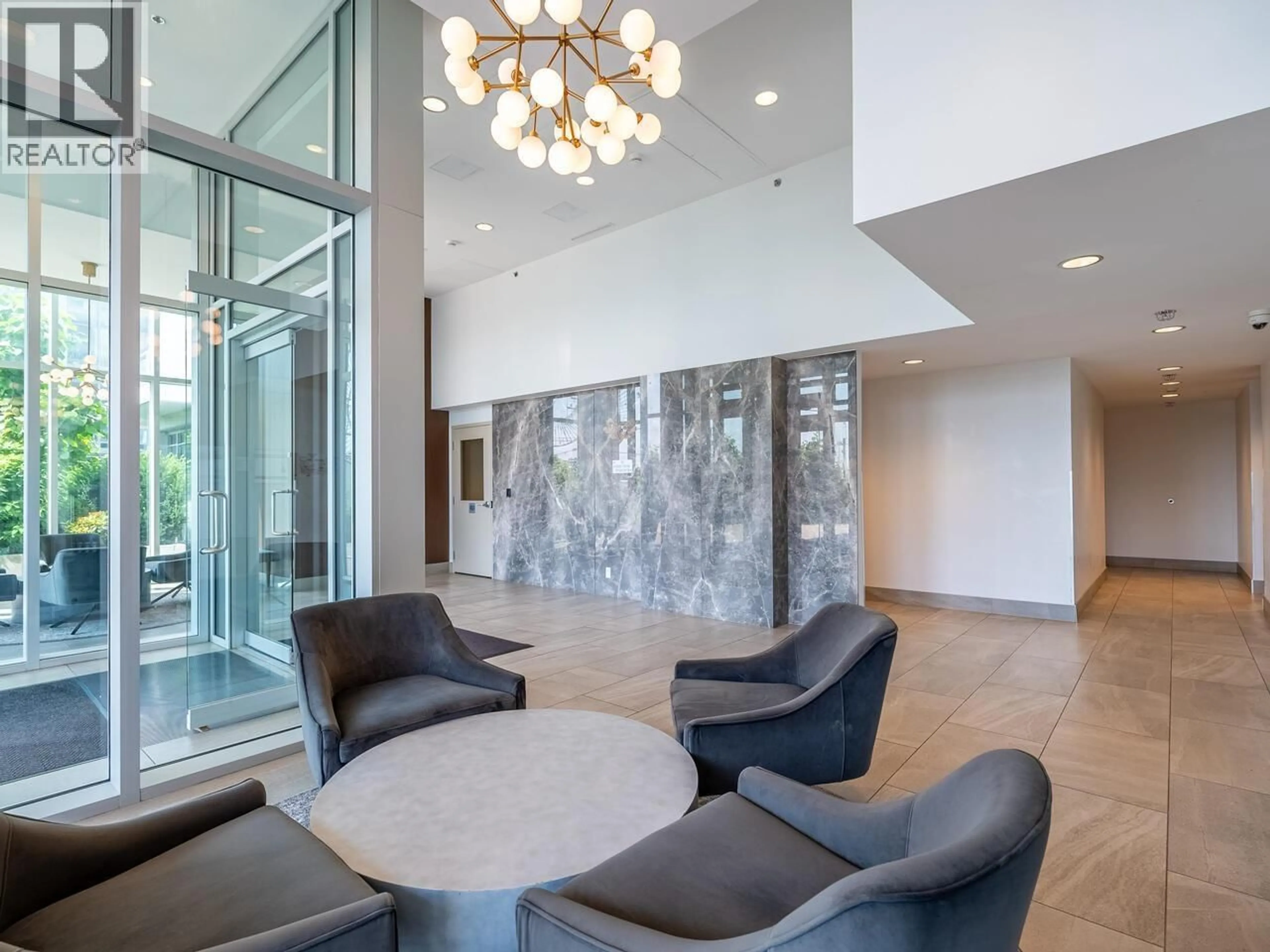 Indoor foyer for 2403 - 2351 BETA AVENUE, Burnaby British Columbia V5C0M2