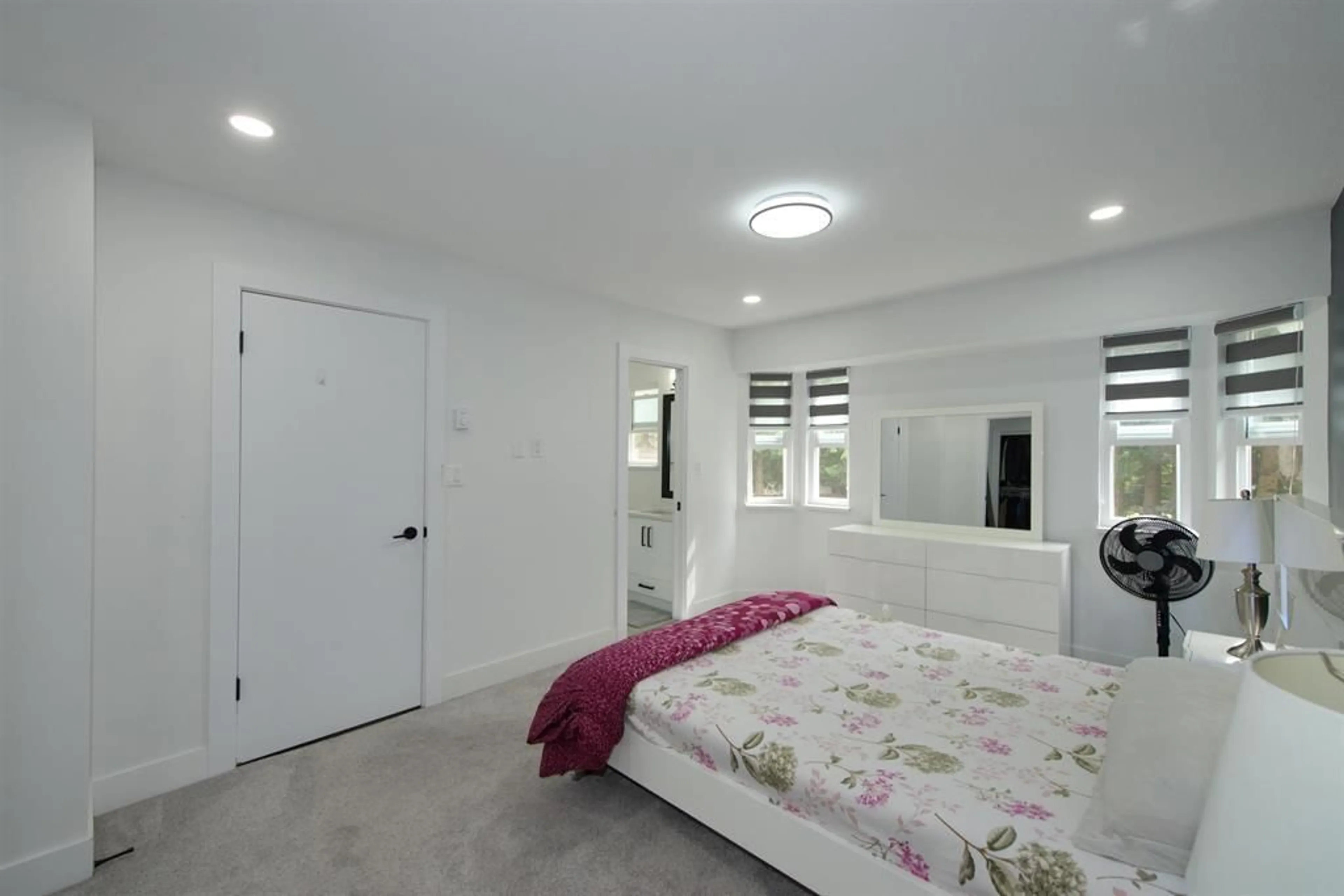 Bedroom with bed, unknown for 6049 133A STREET, Surrey British Columbia V3X2K3