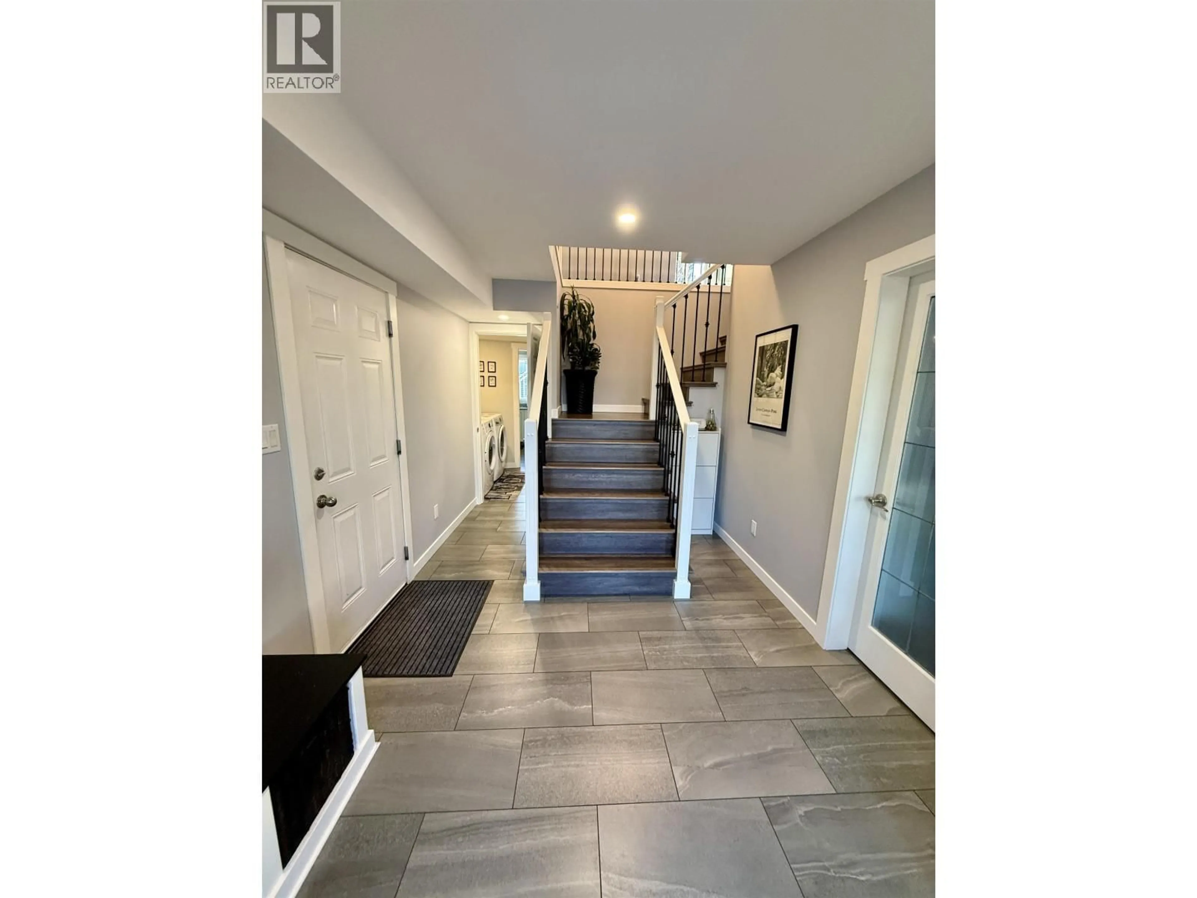 Indoor entryway for 6911 TONY ROAD, Prince George British Columbia V2N5P4