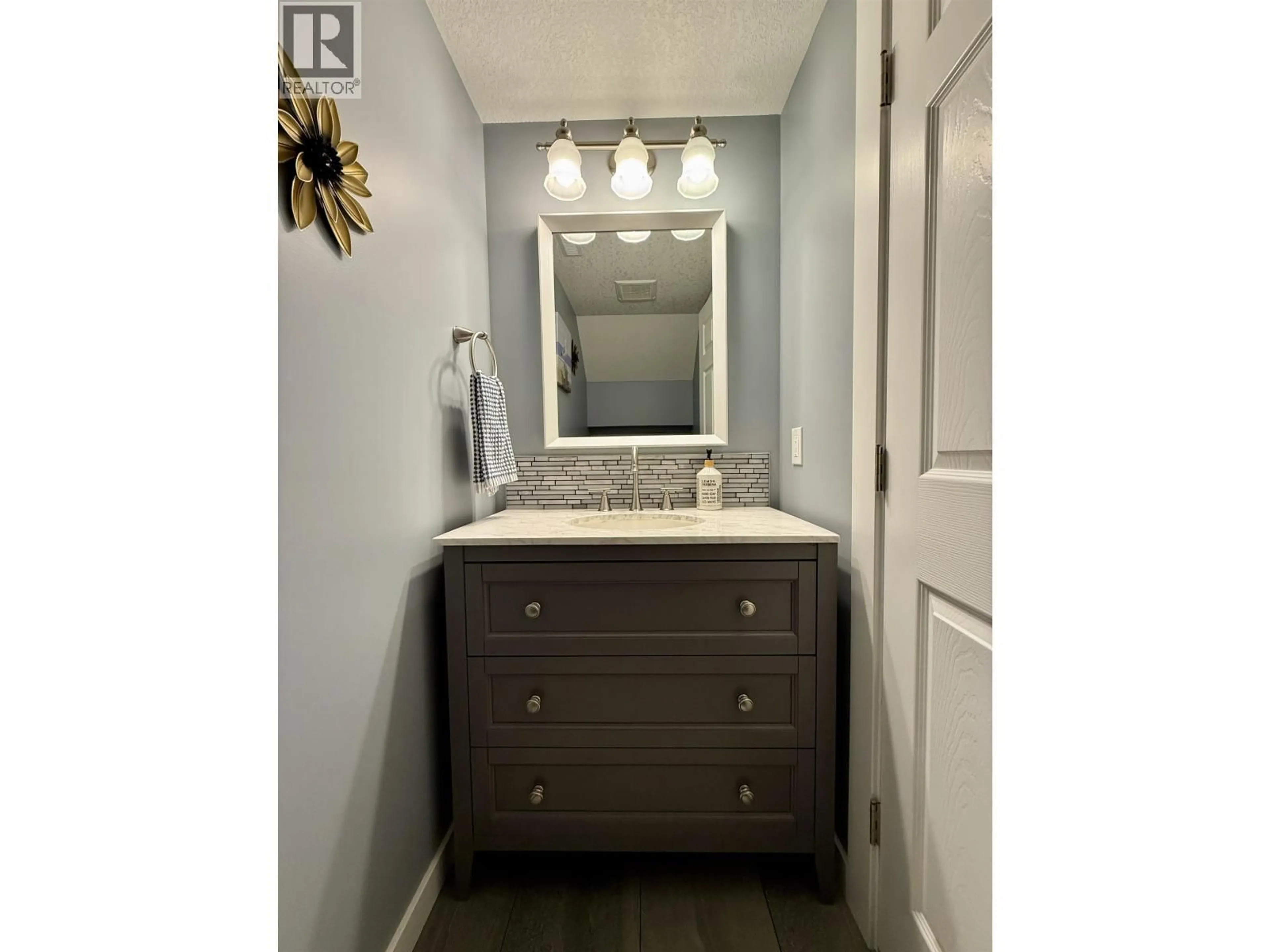 Contemporary bathroom, unknown for 6911 TONY ROAD, Prince George British Columbia V2N5P4