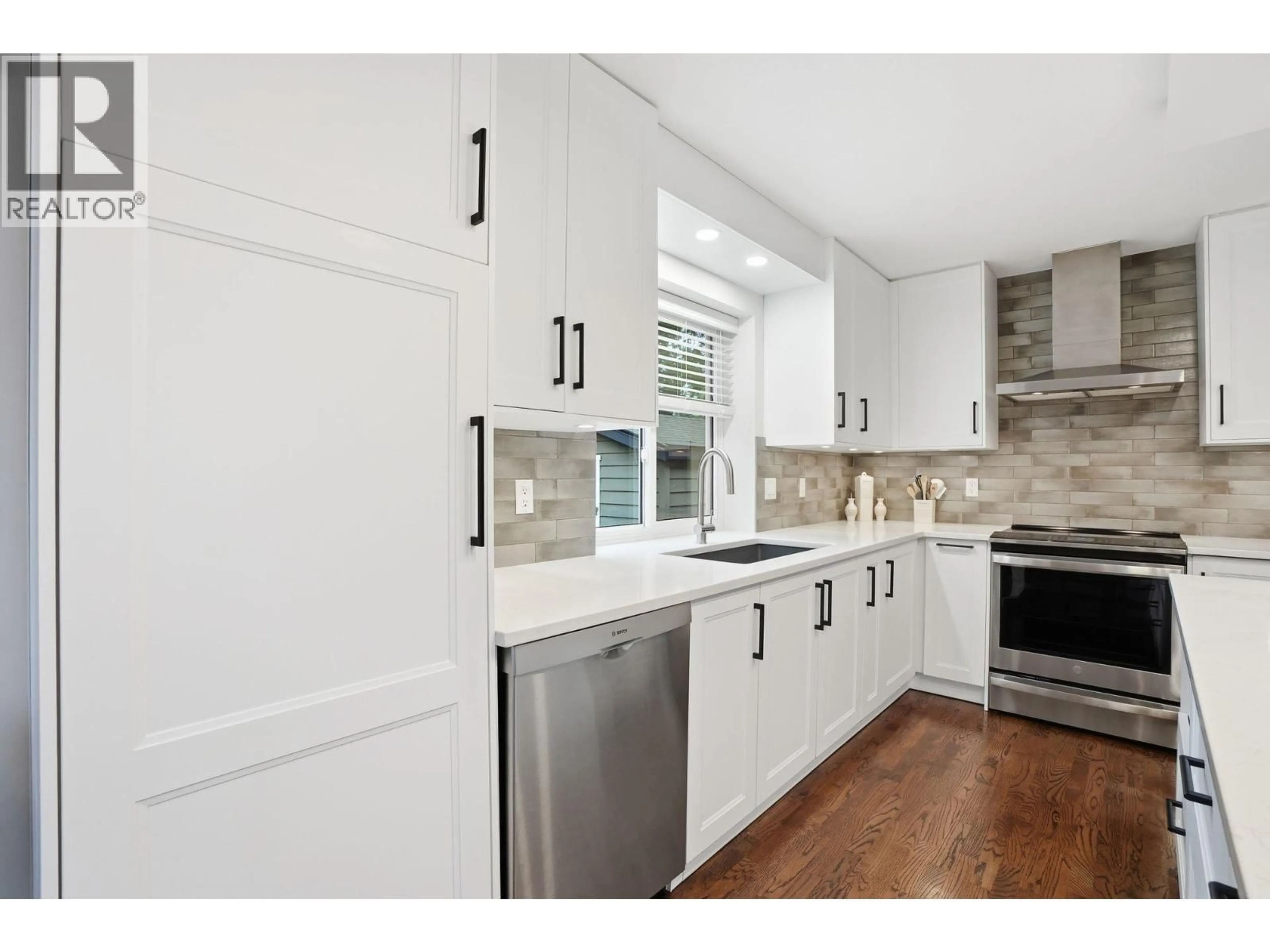 Open concept kitchen, unknown for 5225 4 AVENUE, Delta British Columbia V4M1G8