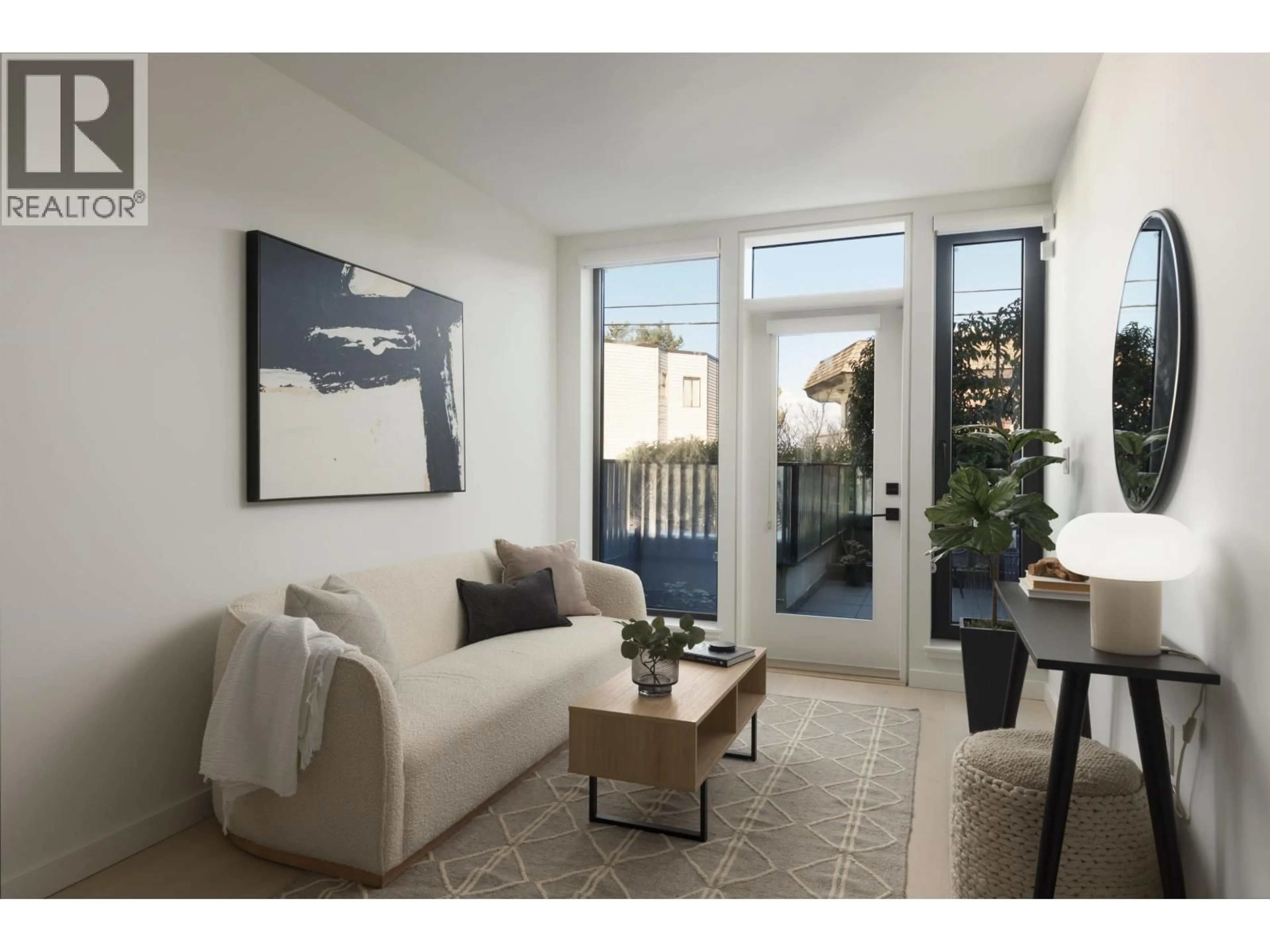 Living room with furniture, unknown for 529 6TH AVENUE, Vancouver British Columbia V5T1K9