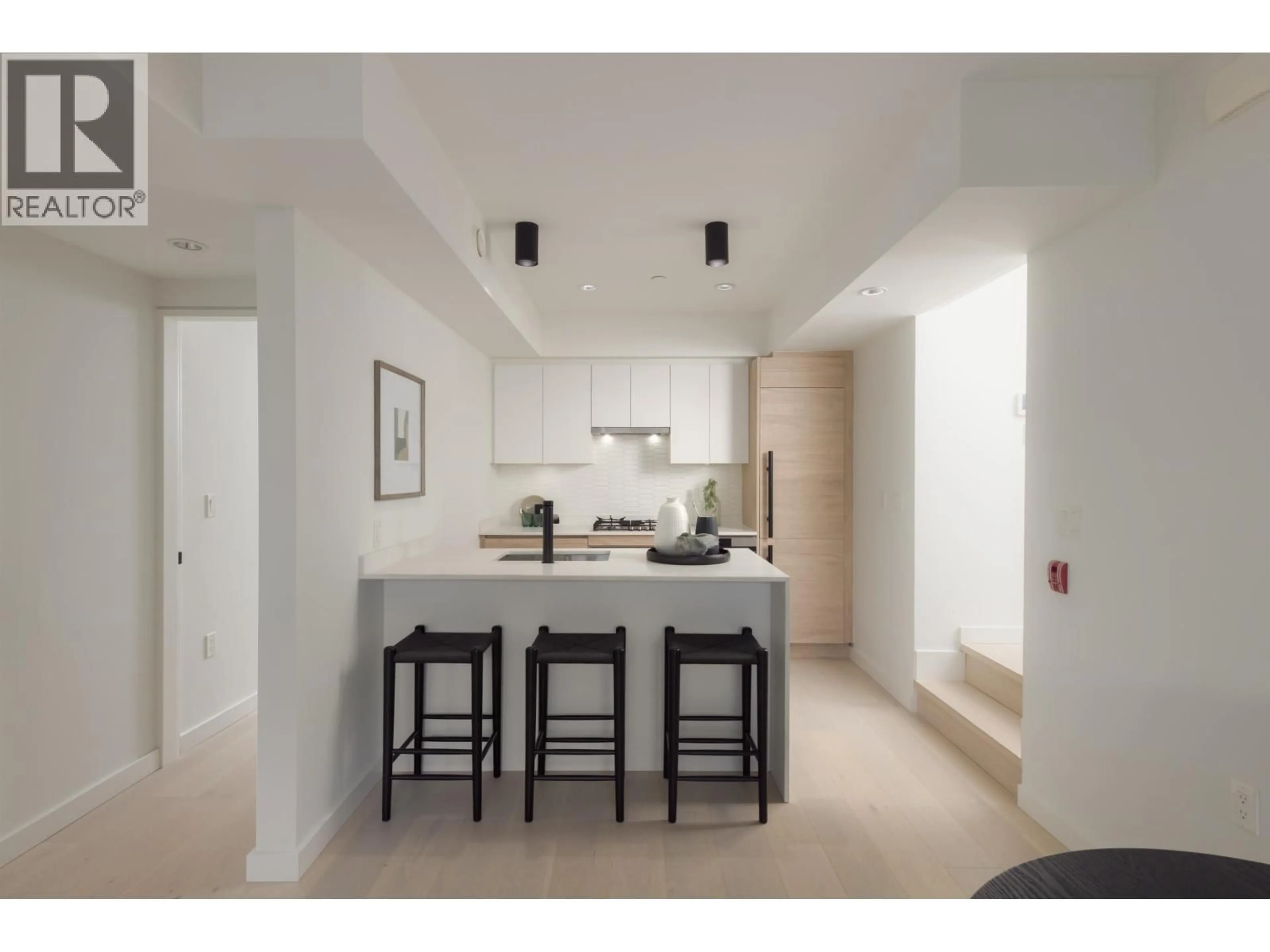 Open concept kitchen, unknown for 529 6TH AVENUE, Vancouver British Columbia V5T1K9