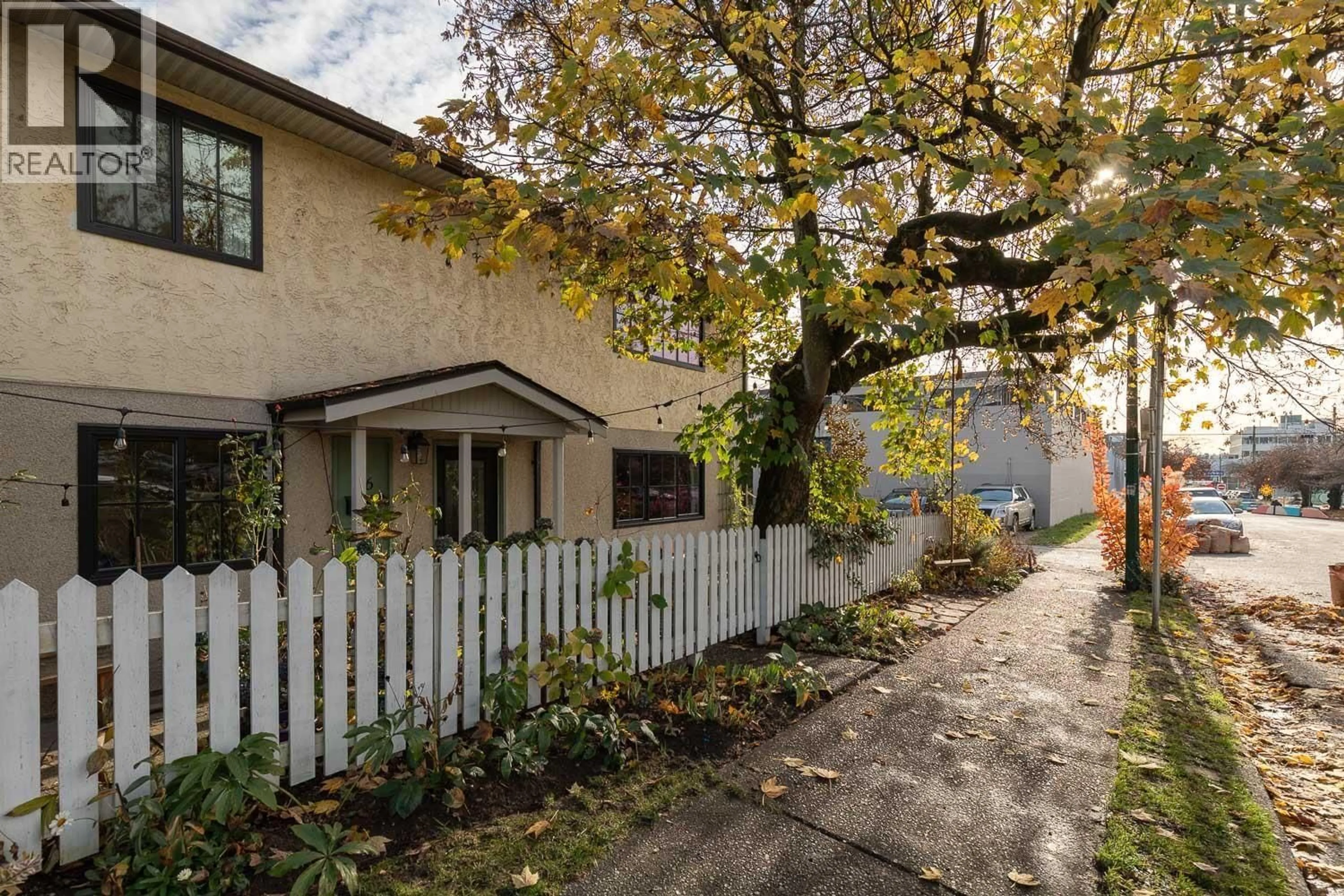 A pic from outside/outdoor area/front of a property/back of a property/a pic from drone, street for 726 VERNON DRIVE, Vancouver British Columbia V6A3N9