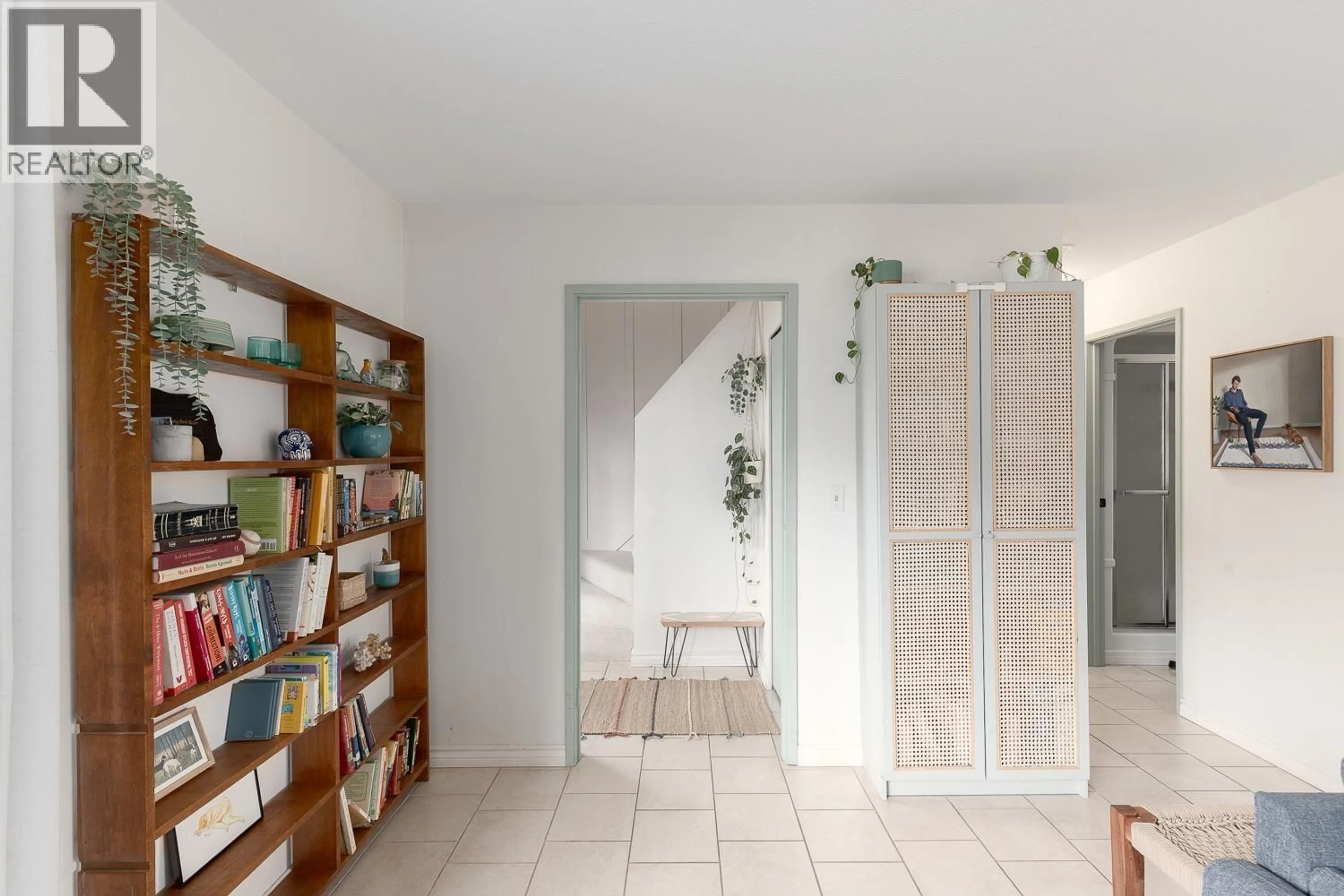 Indoor entryway for 726 VERNON DRIVE, Vancouver British Columbia V6A3N9