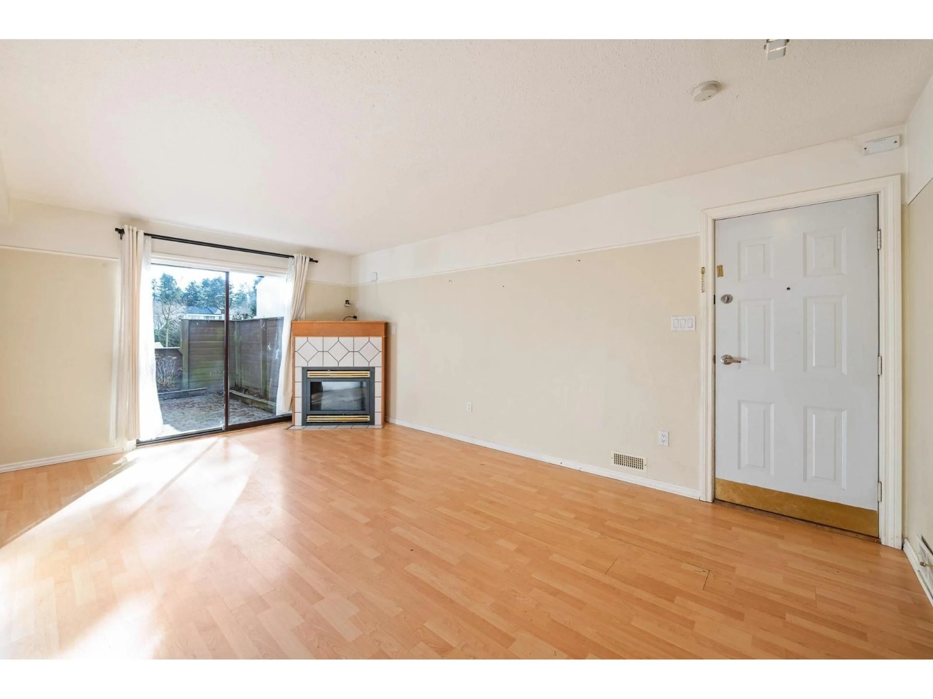 A pic of a room for 89 - 14135 104 AVENUE, Surrey British Columbia V3T1X6