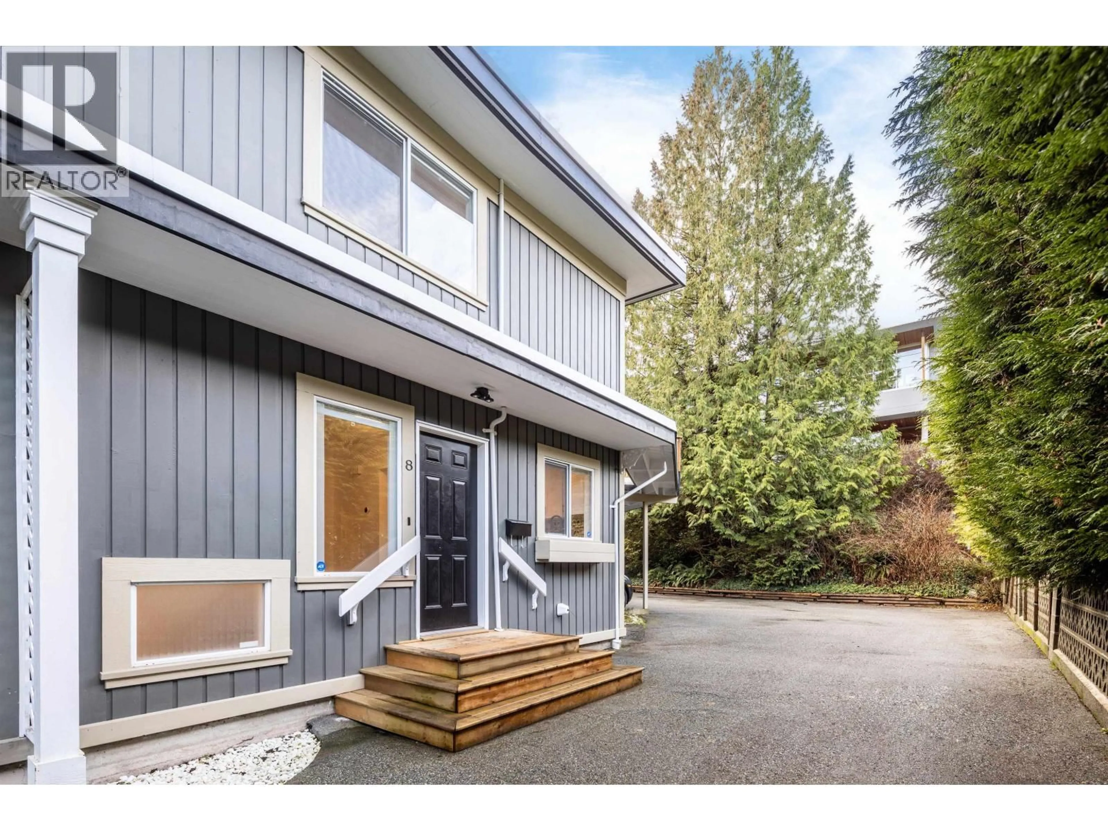 Home with vinyl exterior material, unknown for 8 GLENMORE DRIVE, West Vancouver British Columbia V7S1A4