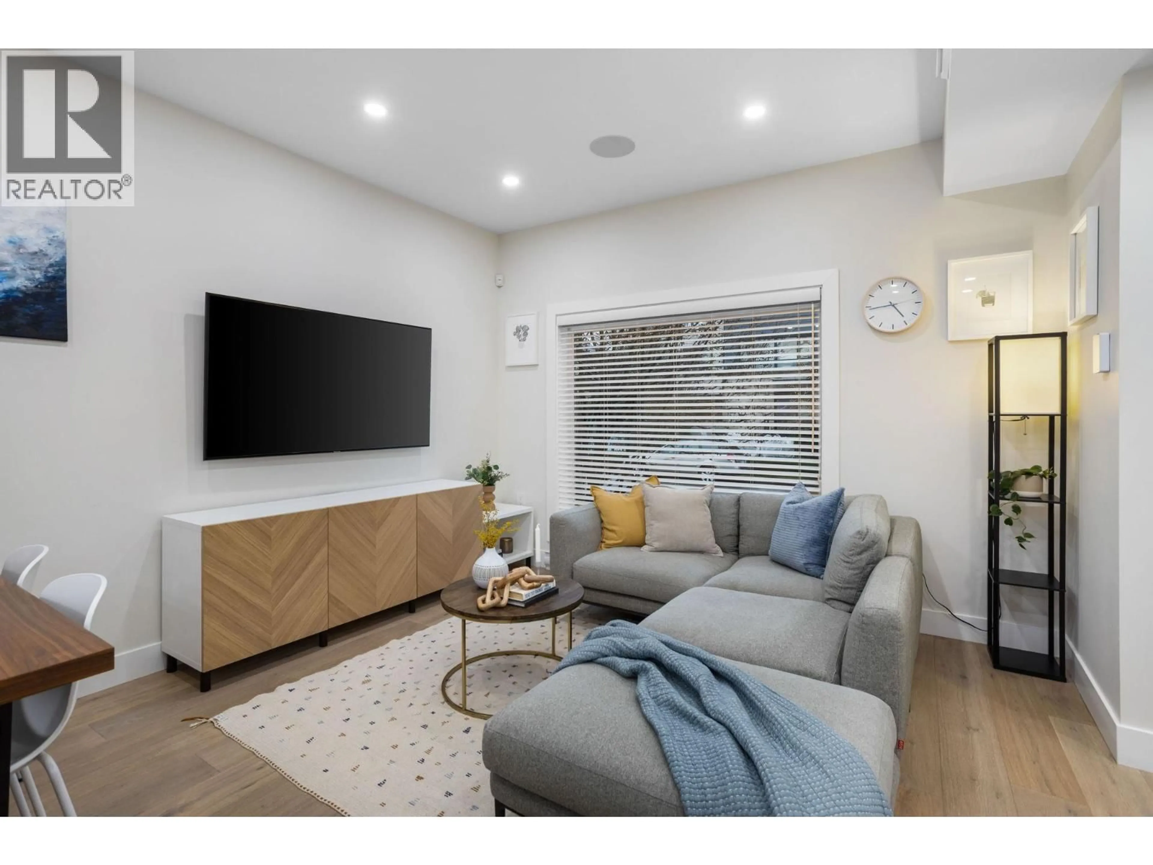 Living room with furniture, unknown for 3187 PRINCE EDWARD STREET, Vancouver British Columbia V5T4W5