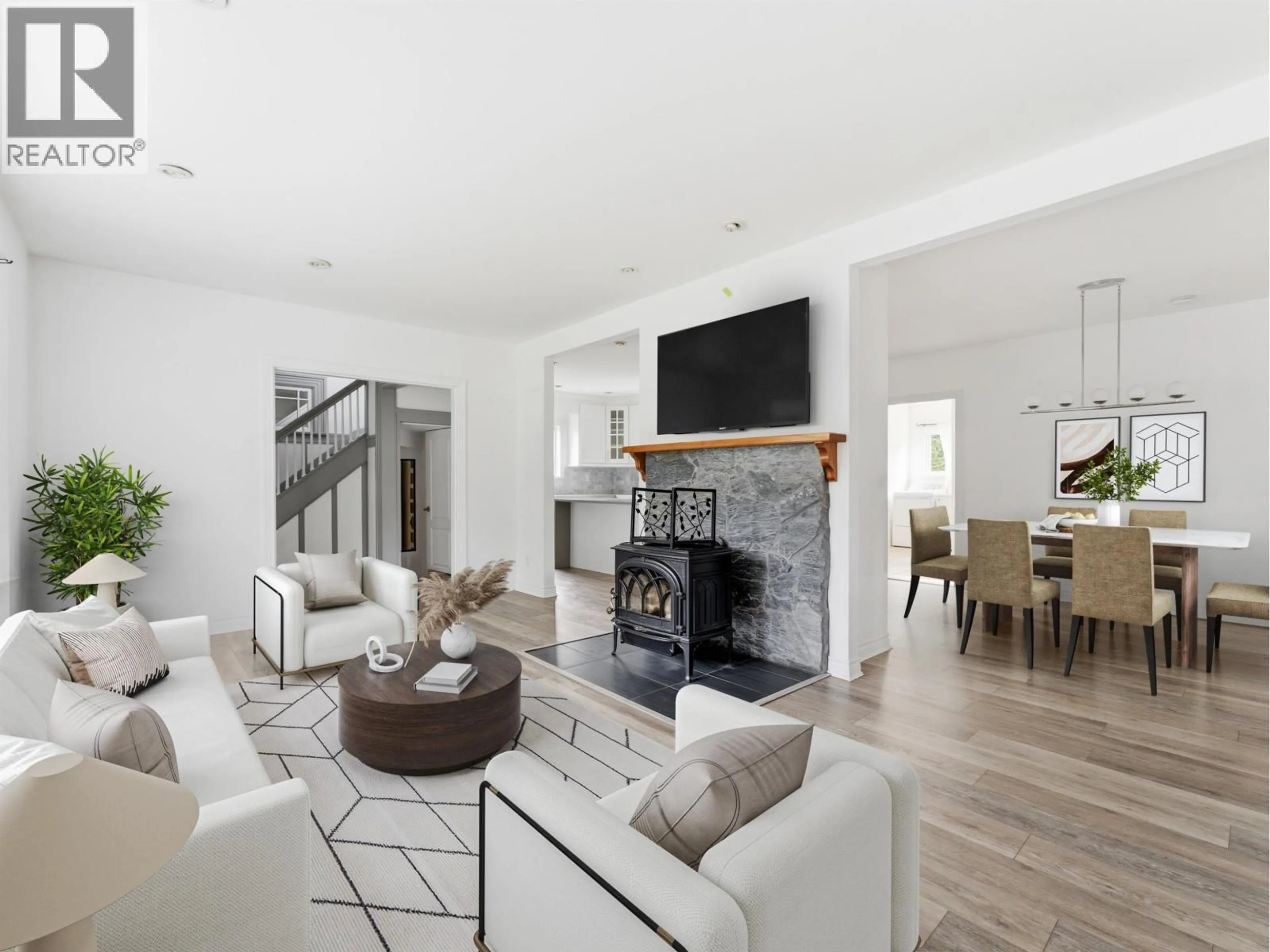 Living room with furniture, unknown for 5140 SPERLING AVENUE, Burnaby British Columbia V5E2T4