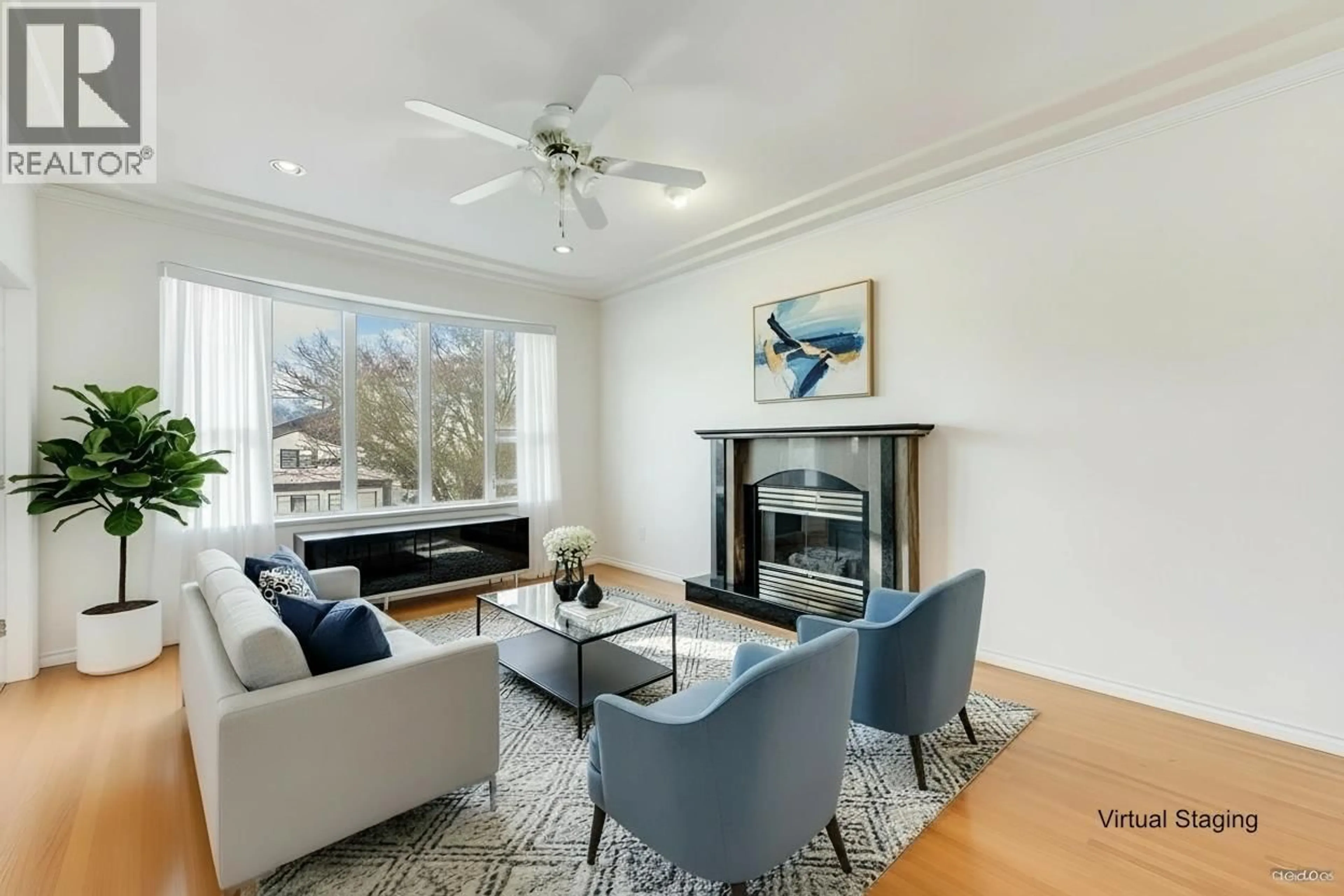 Living room with furniture, wood/laminate floor for 3056 ADANAC STREET, Vancouver British Columbia V5K2N7