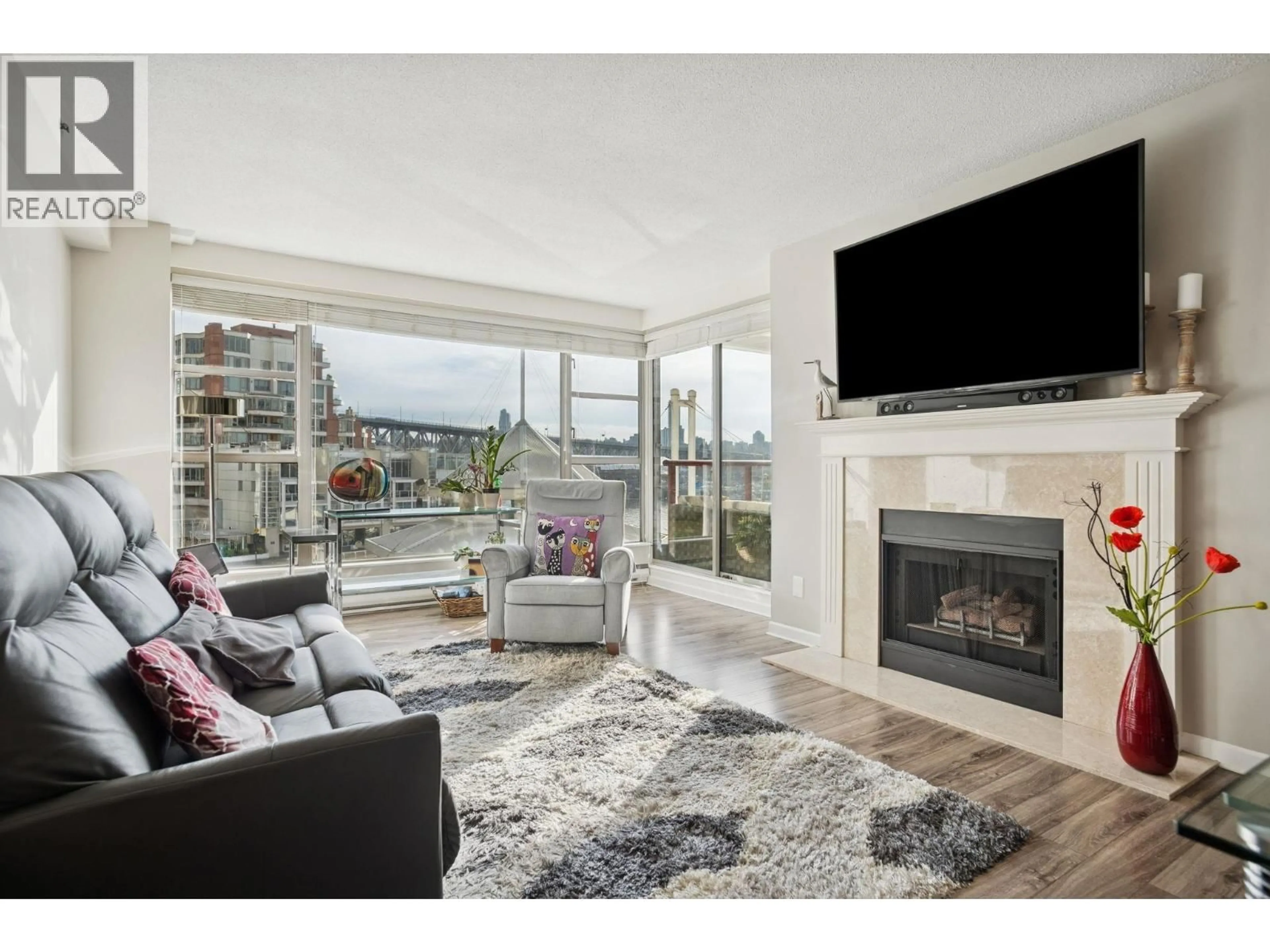 Living room with furniture, unknown for 203 - 1008 BEACH AVENUE, Vancouver British Columbia V6E1T7