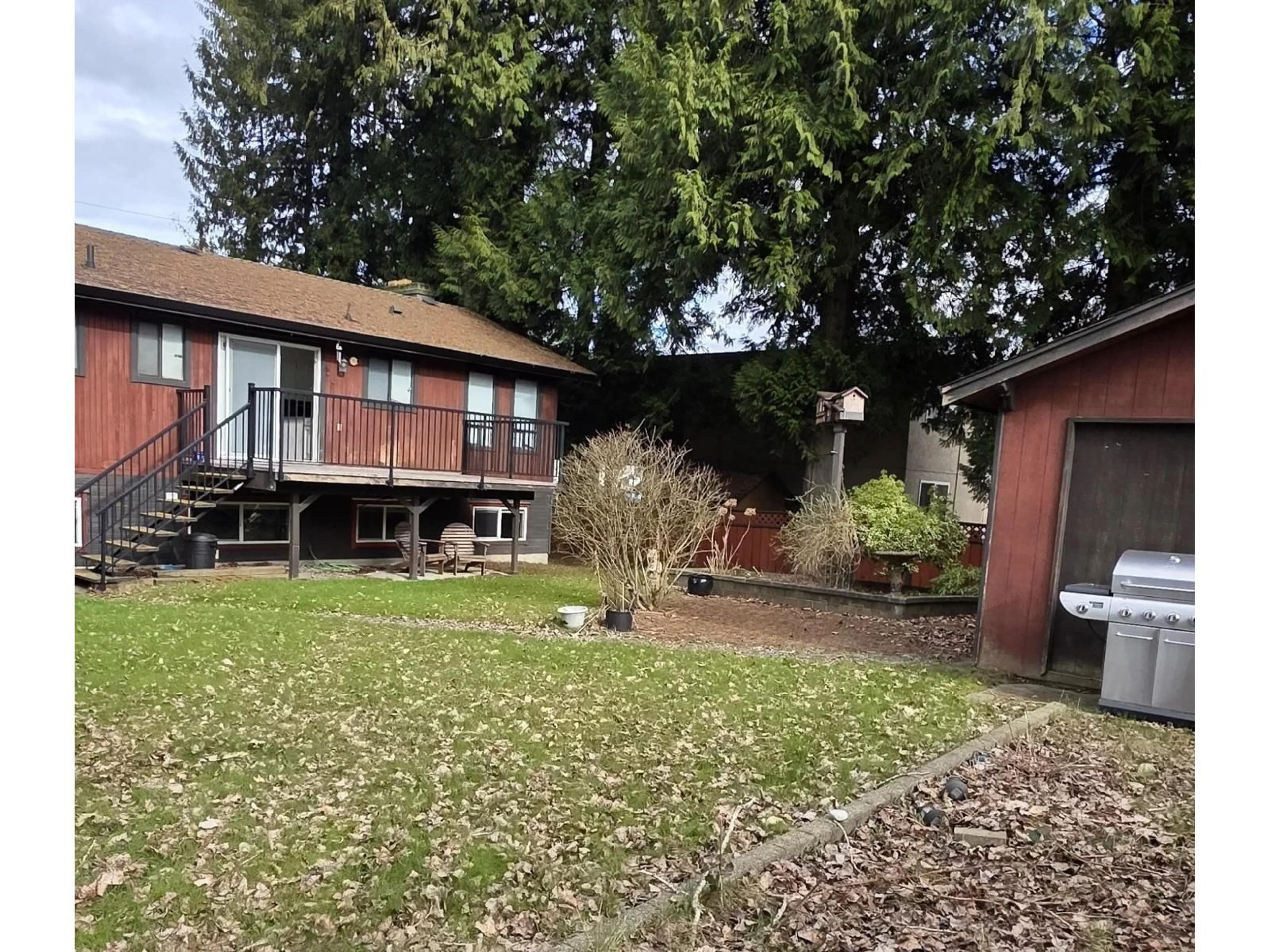A pic from outside/outdoor area/front of a property/back of a property/a pic from drone, street for 33294 WESTBURY AVENUE, Abbotsford British Columbia V2S1C2