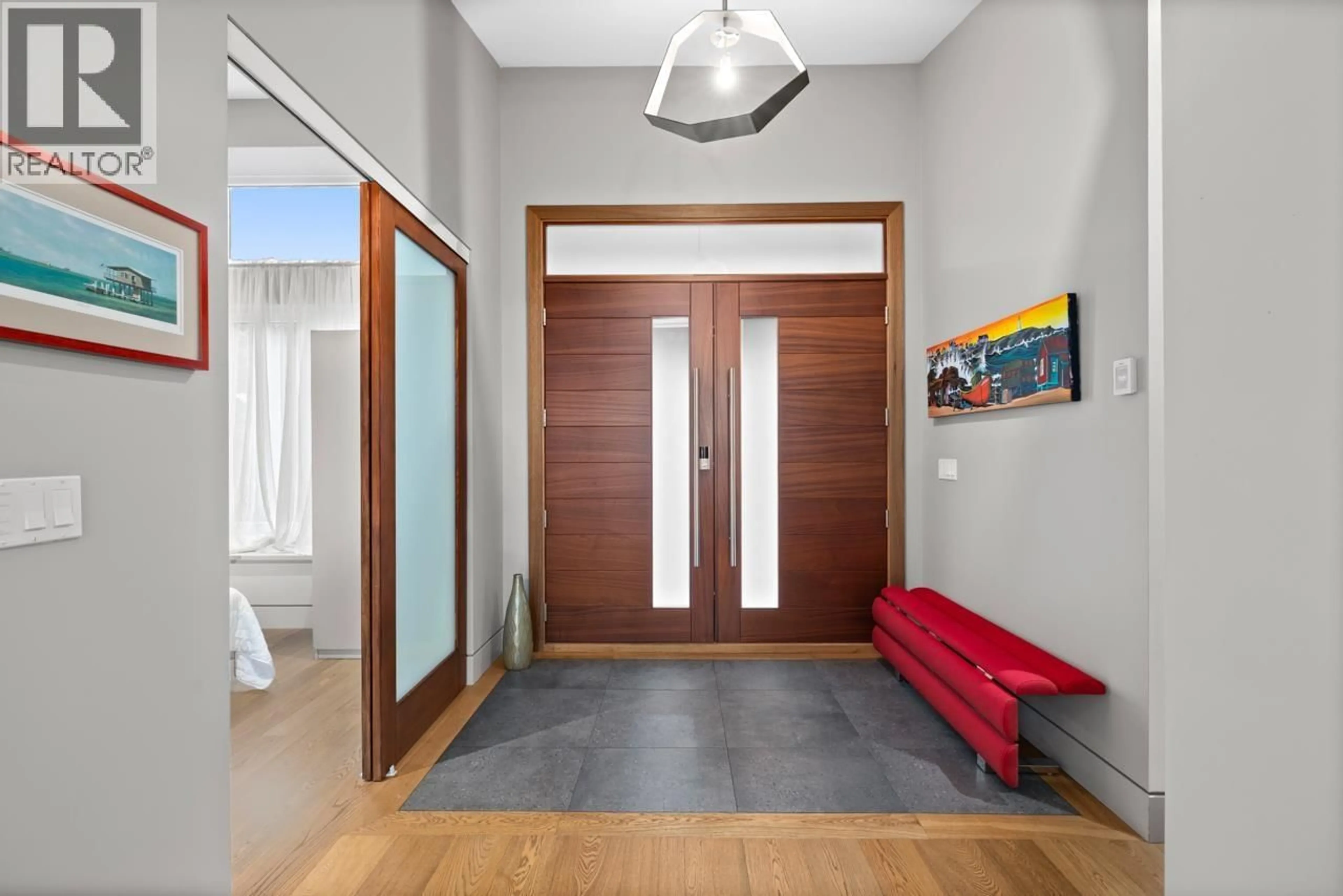 Indoor entryway for 1269 CLOVERLEY STREET, North Vancouver British Columbia V7L1N7