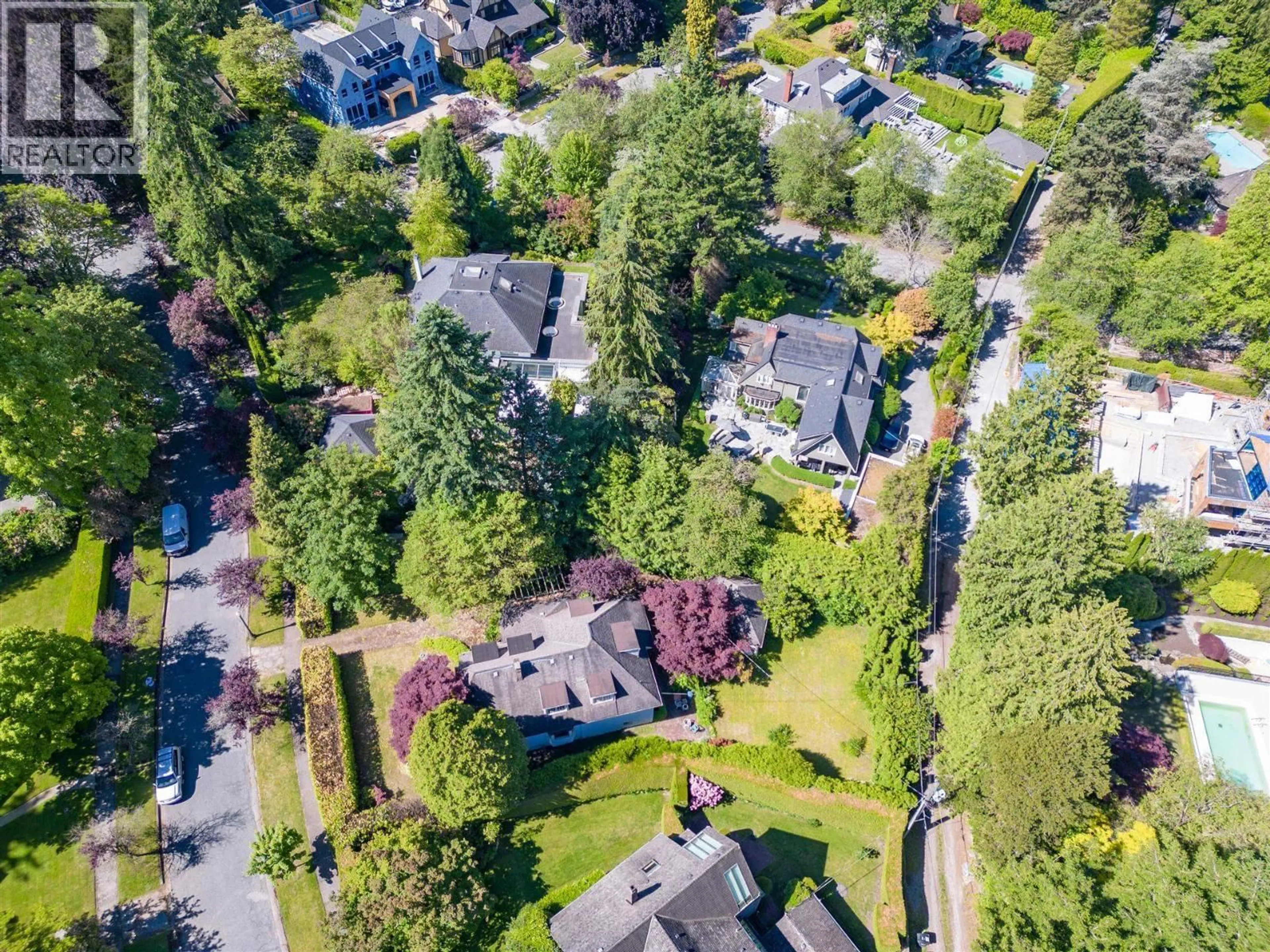A pic from outside/outdoor area/front of a property/back of a property/a pic from drone, street for 5549 CHURCHILL STREET, Vancouver British Columbia V6M3G8