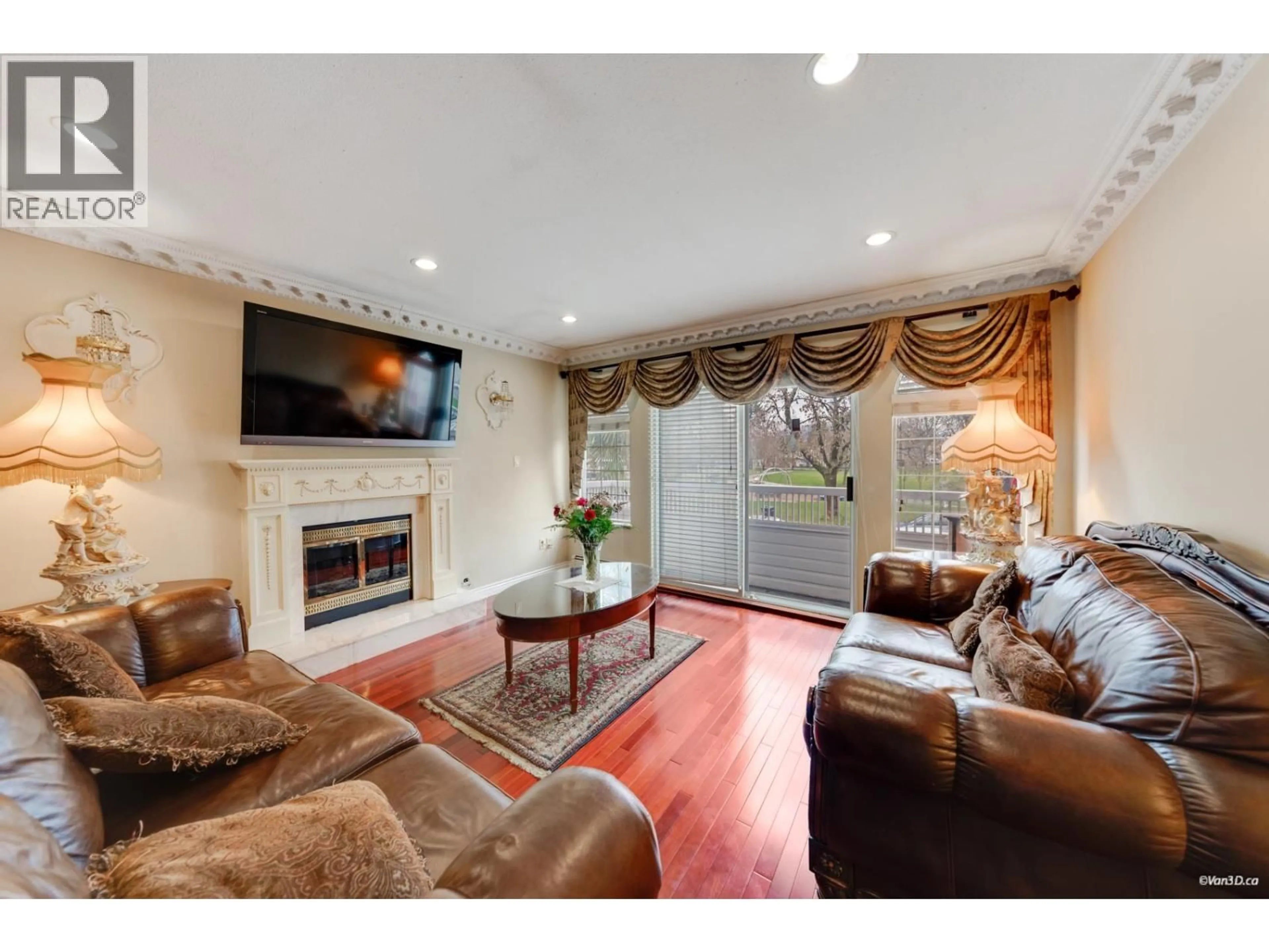 Living room with furniture, unknown for 3450 MONMOUTH AVENUE, Vancouver British Columbia V5R5R9