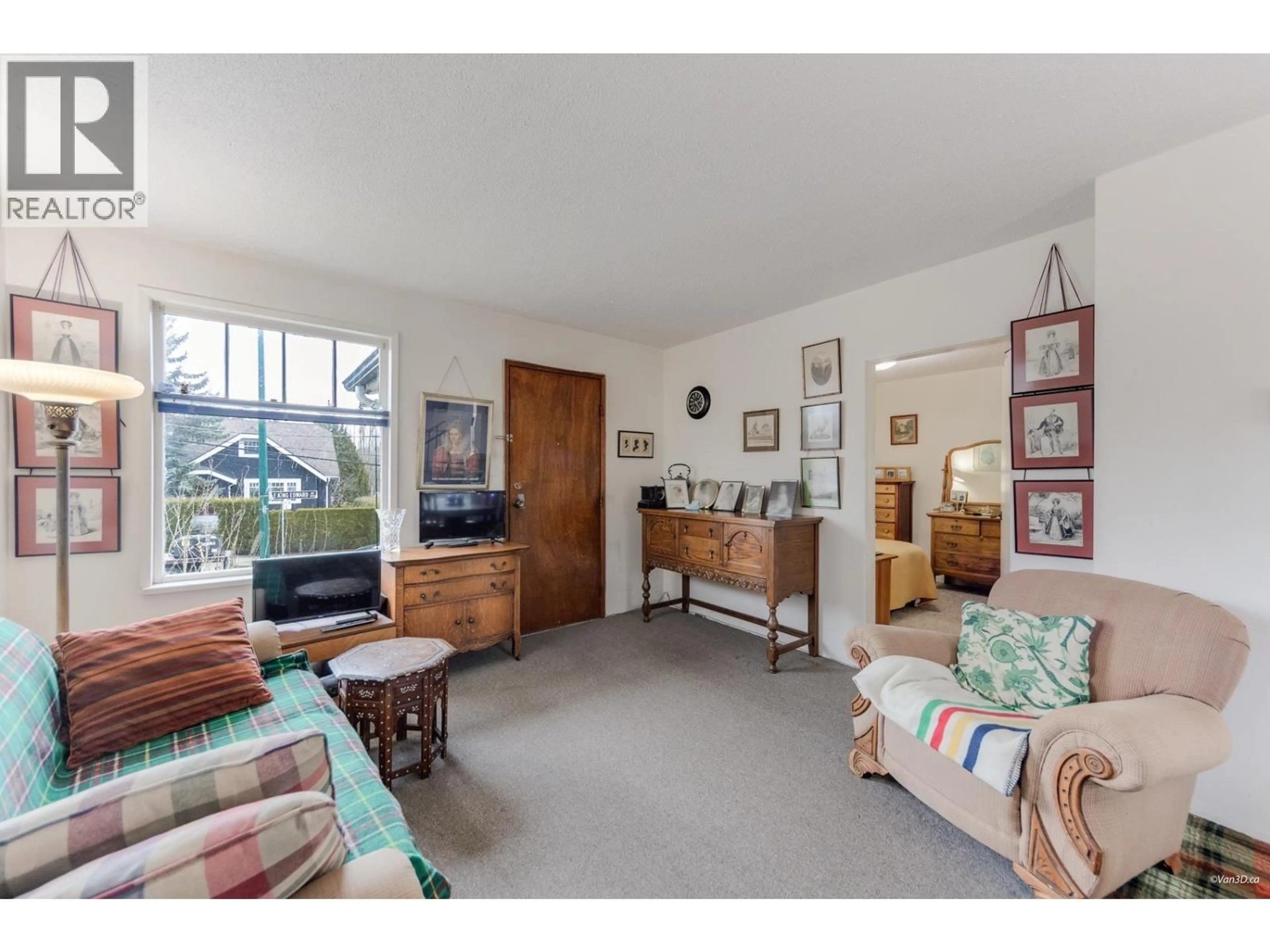 Living room with furniture, unknown for 308 KING EDWARD AVENUE, Vancouver British Columbia V5V2C5