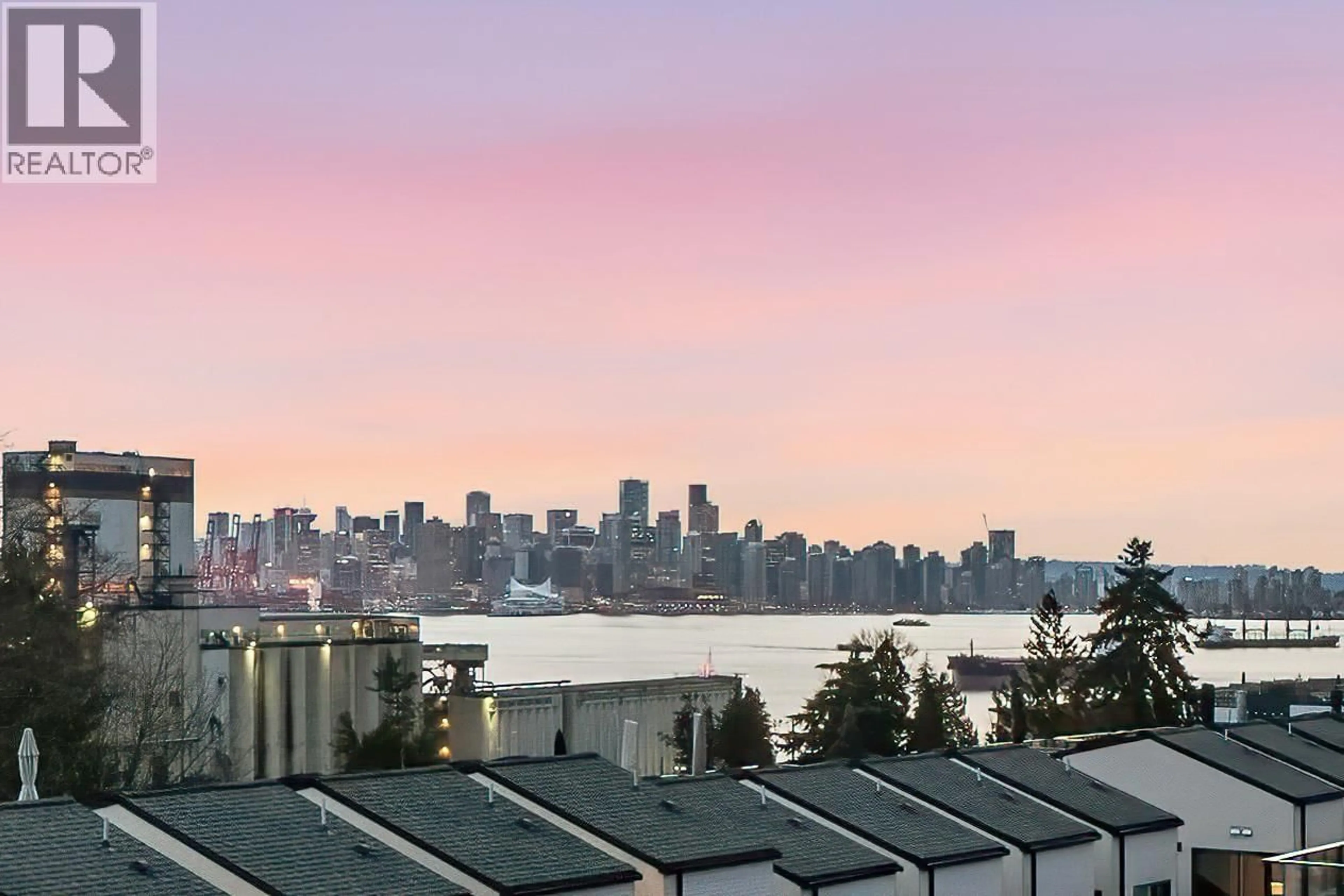 Unknown for 304 - 707 3RD STREET, North Vancouver British Columbia V7L1G8