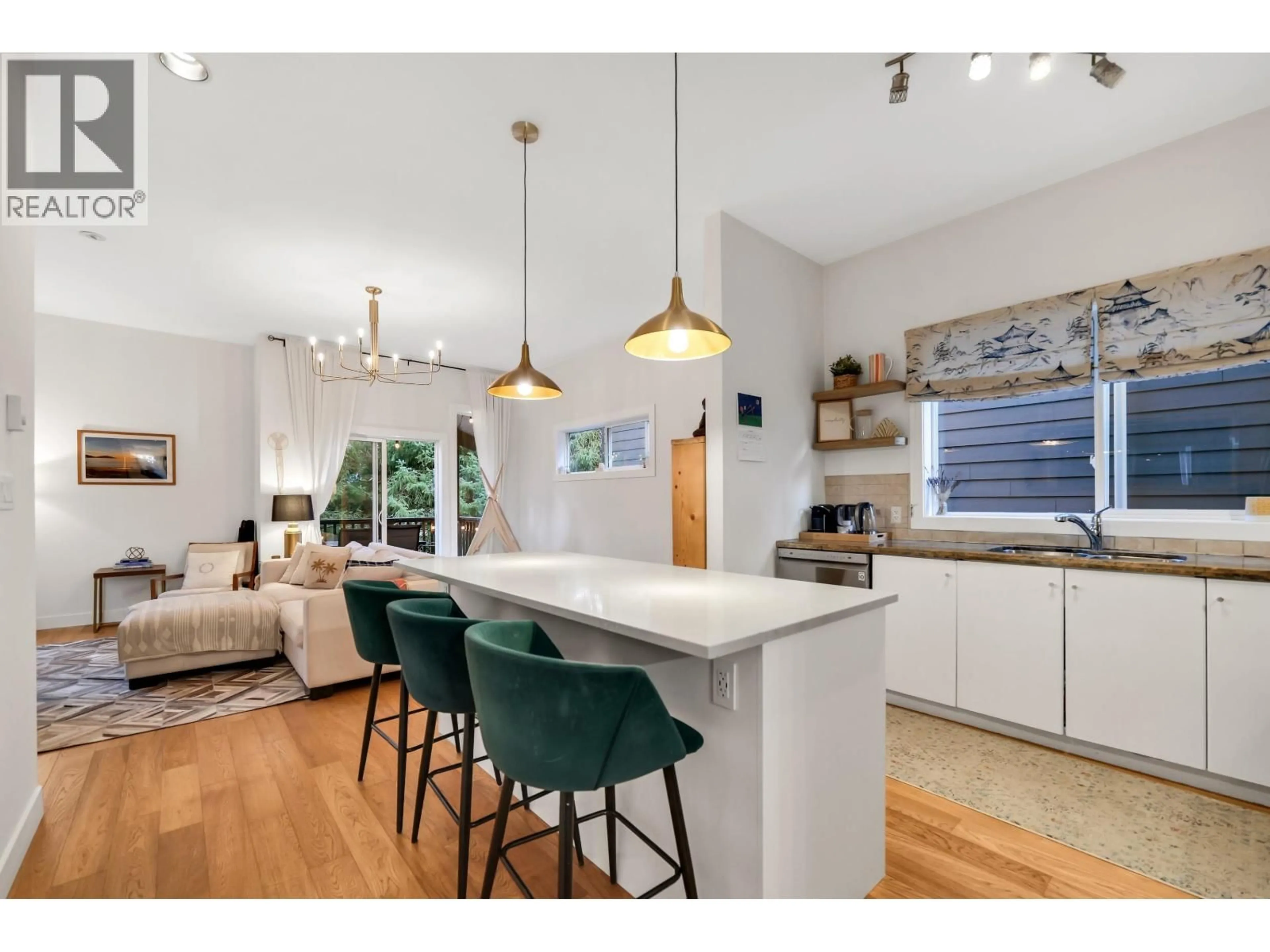 Open concept kitchen, unknown for 21 - 40137 GOVERNMENT ROAD, Squamish British Columbia V8B0N7