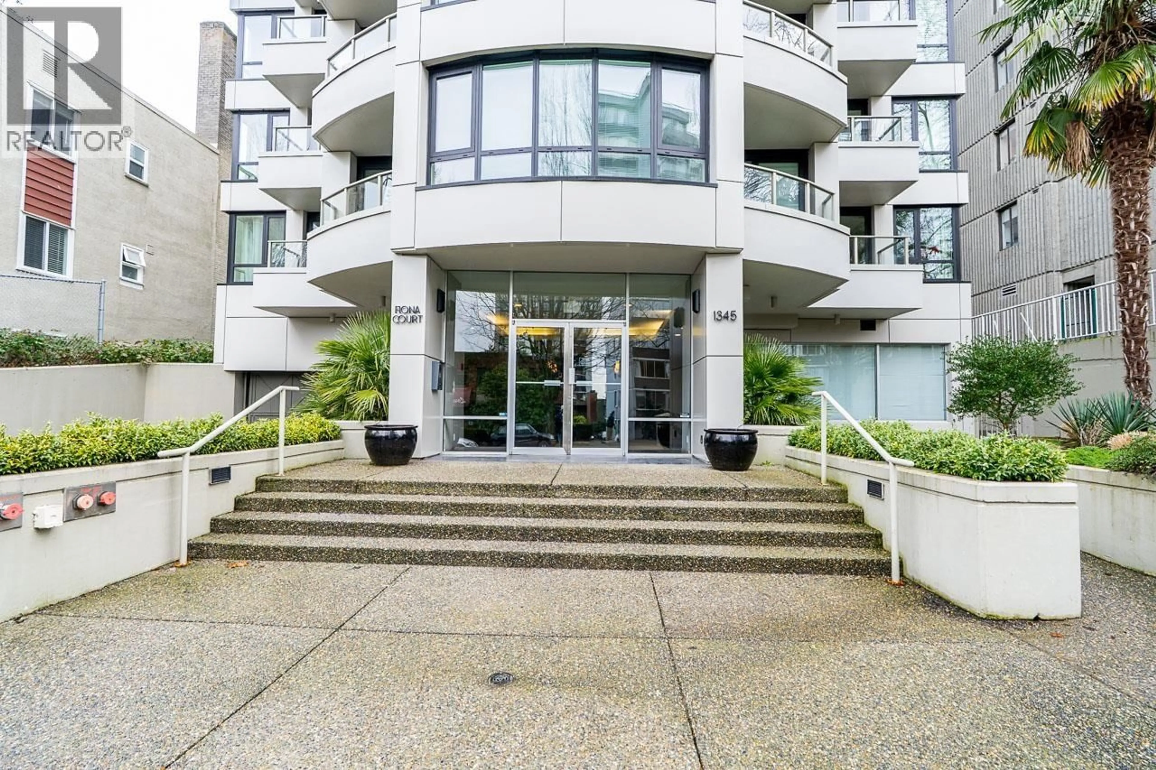 Indoor foyer for 303 - 1345 BURNABY STREET, Vancouver British Columbia V6E1R2