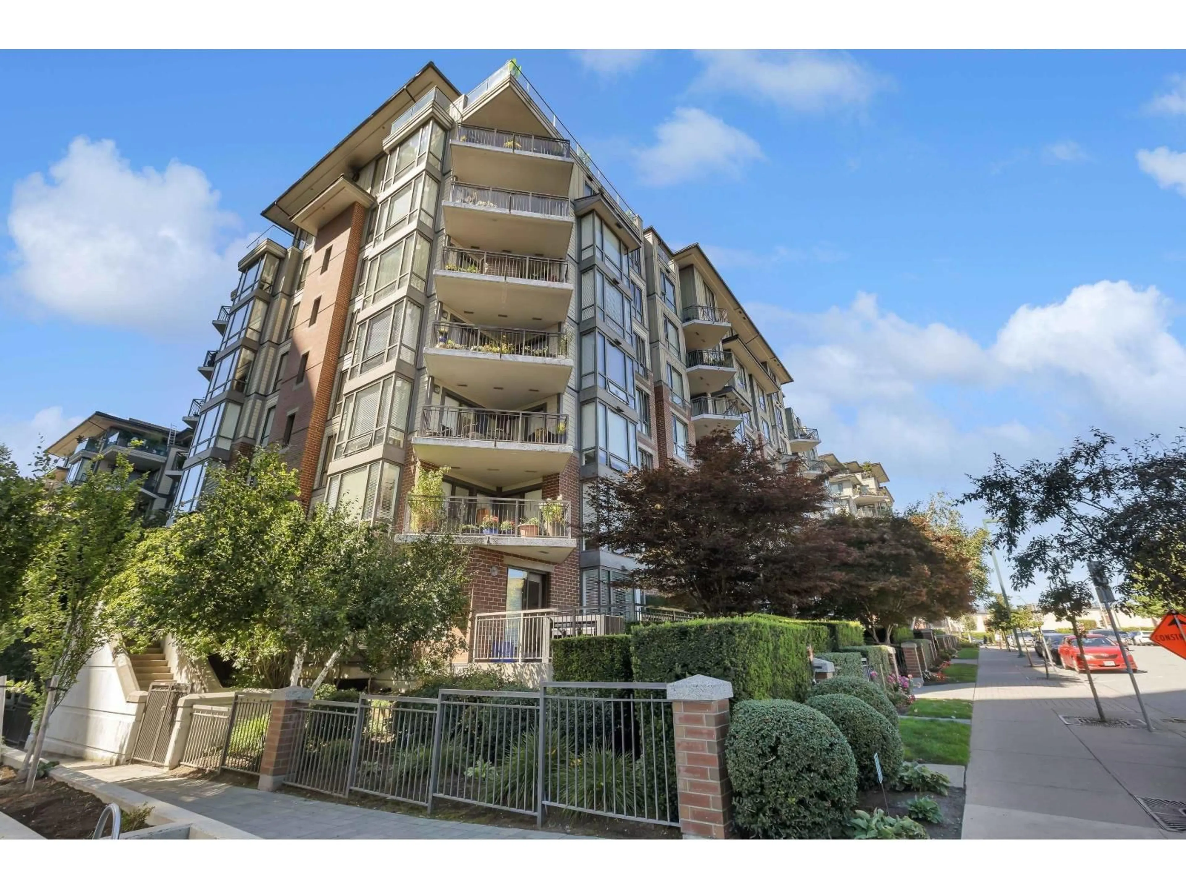 A pic from outside/outdoor area/front of a property/back of a property/a pic from drone, street for 107 - 1551 FOSTER STREET, White Rock British Columbia V4B5M1