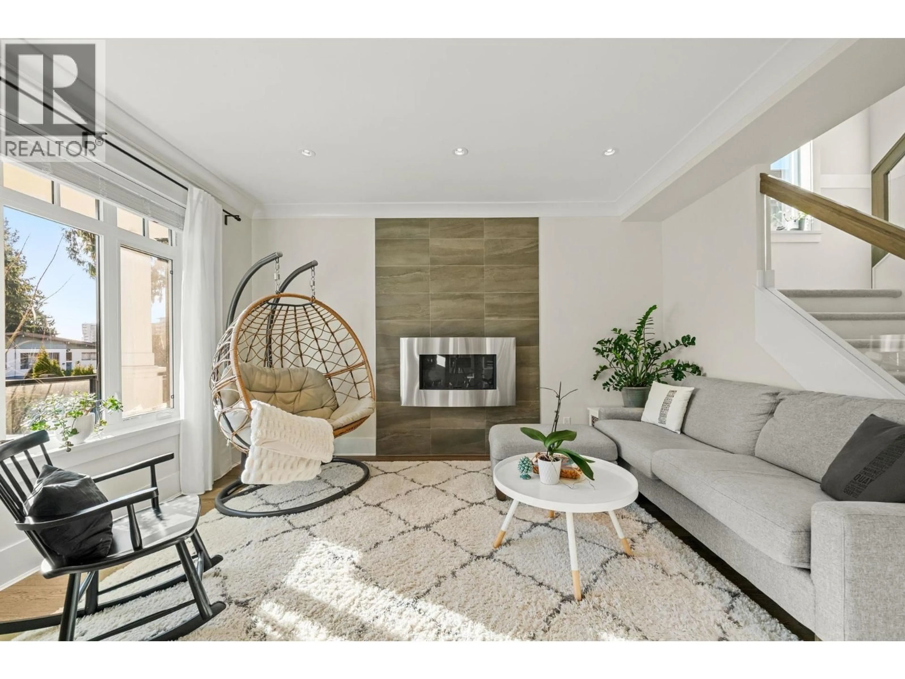 Living room with furniture, unknown for 244 18TH STREET, North Vancouver British Columbia V7L2X6