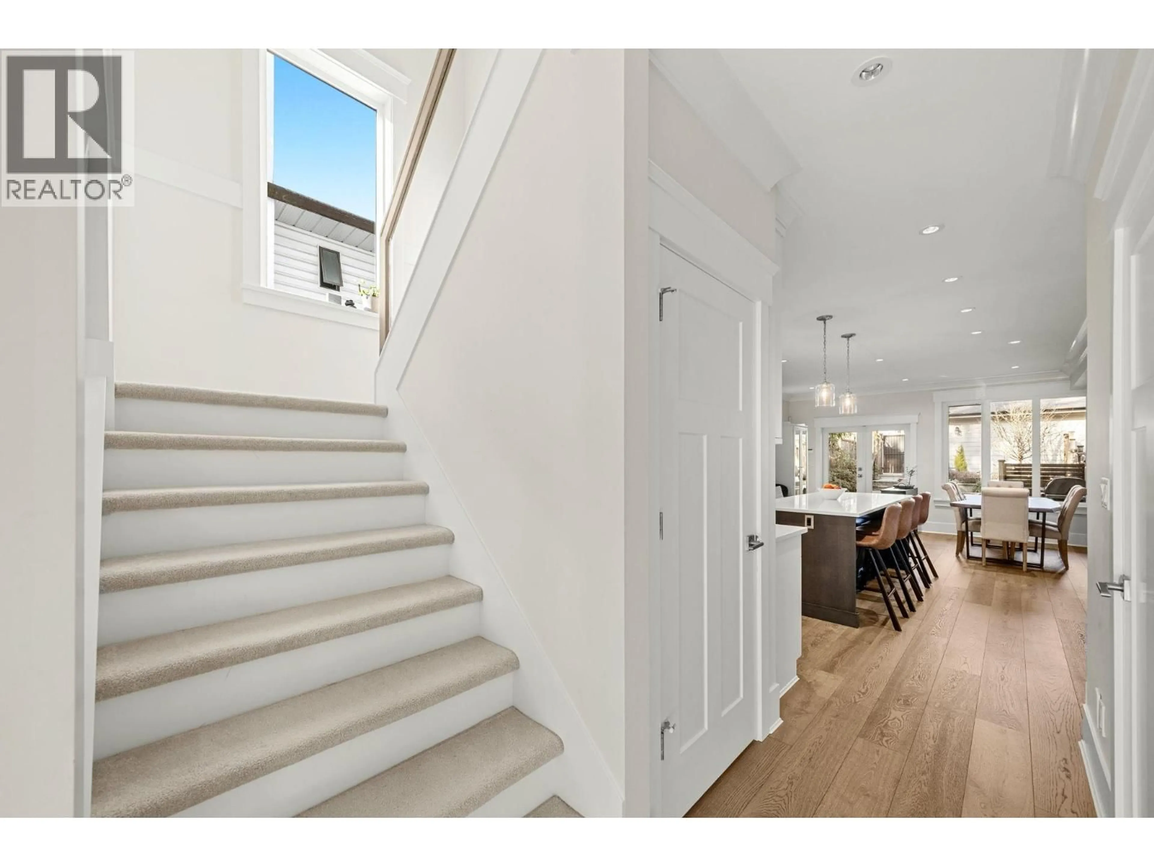 Indoor entryway for 244 18TH STREET, North Vancouver British Columbia V7L2X6