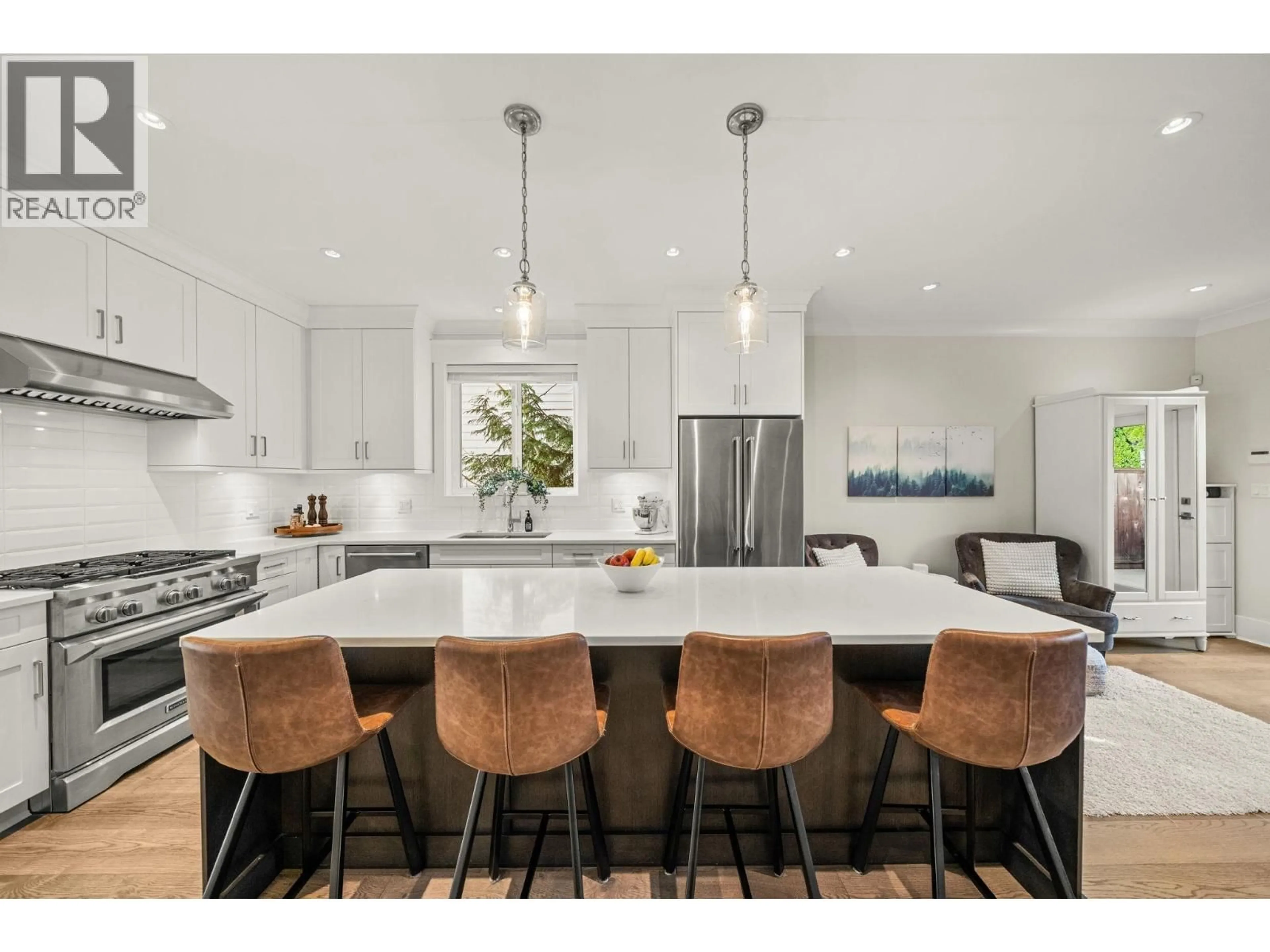 Open concept kitchen, unknown for 244 18TH STREET, North Vancouver British Columbia V7L2X6