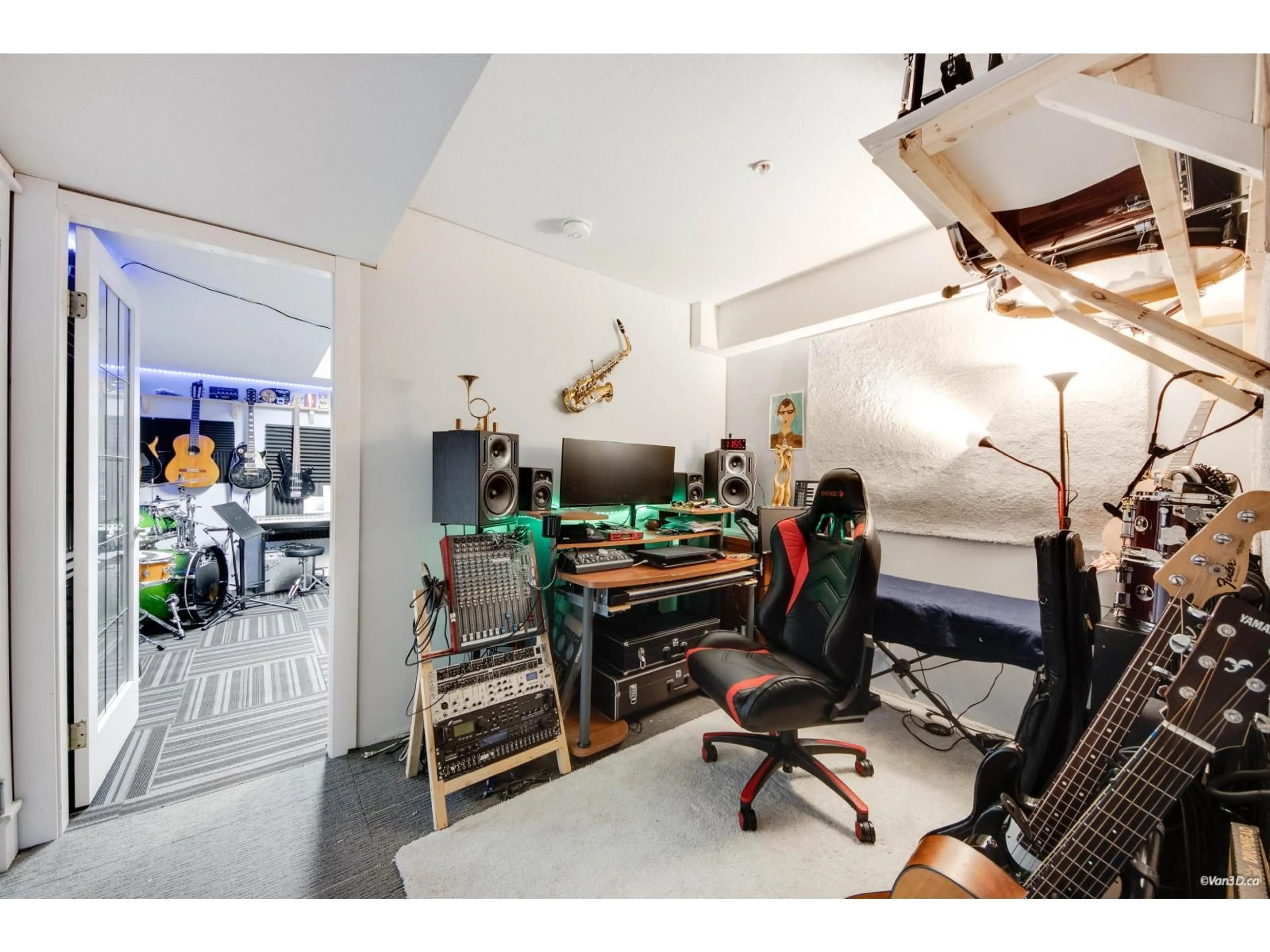 Indoor garage for 28 - 2689 PARKWAY DRIVE, Surrey British Columbia V4P0C3