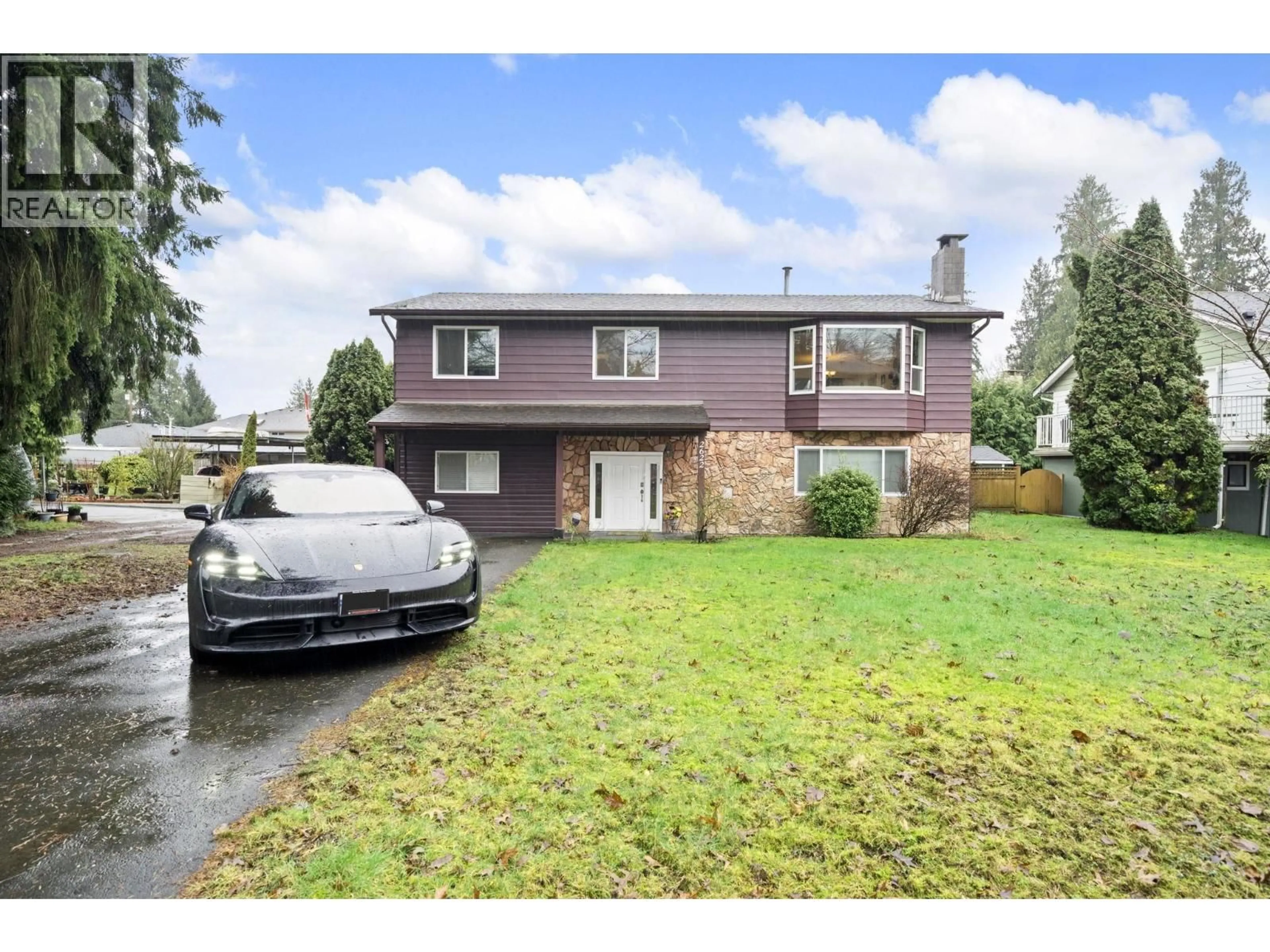 Home with vinyl exterior material, street for 2622 SHAFTSBURY AVENUE, Port Coquitlam British Columbia V3C2M1