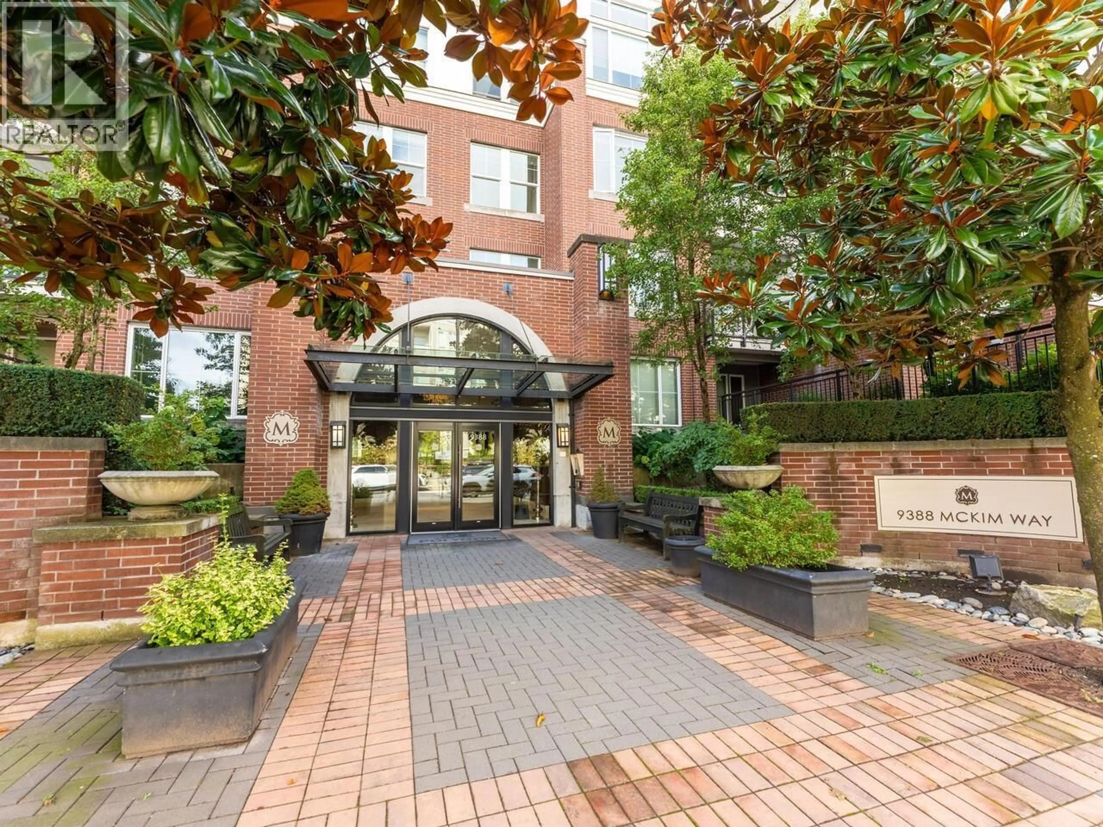 Indoor foyer for 213 - 9388 MCKIM WAY, Richmond British Columbia V6X0J7