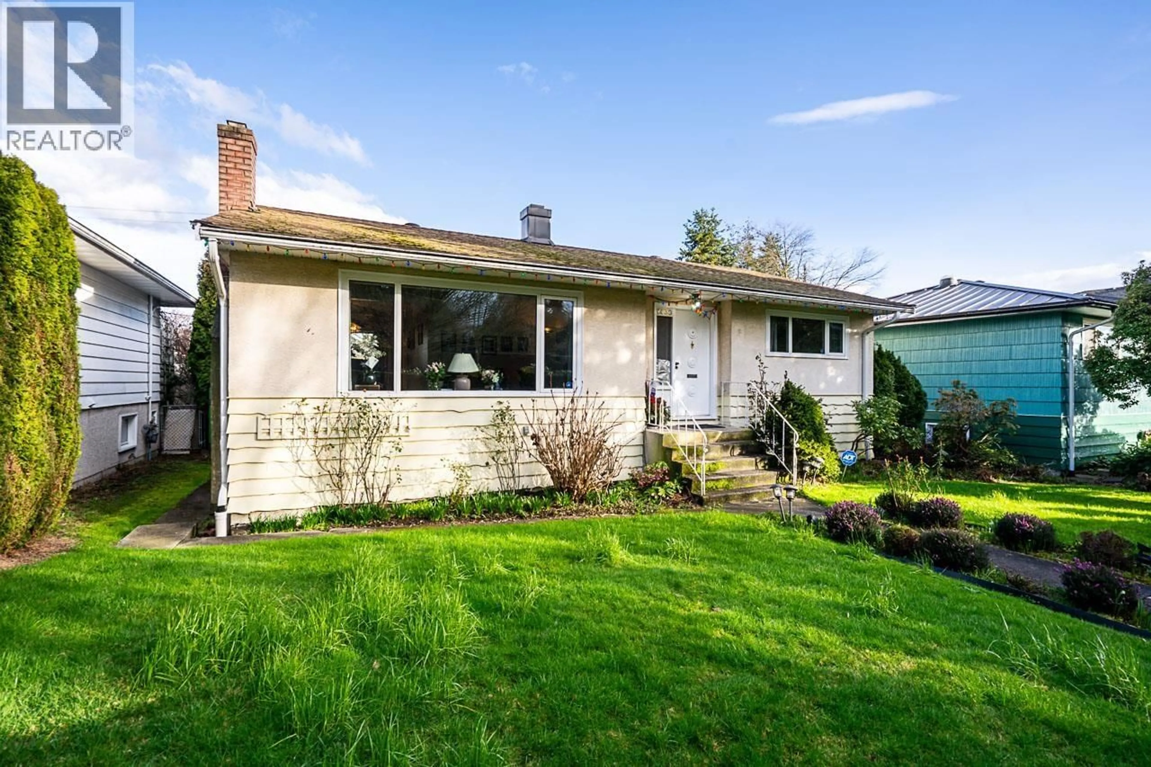 Home with vinyl exterior material, street for 7430 BOUNDARY ROAD, Burnaby British Columbia V5S3S2